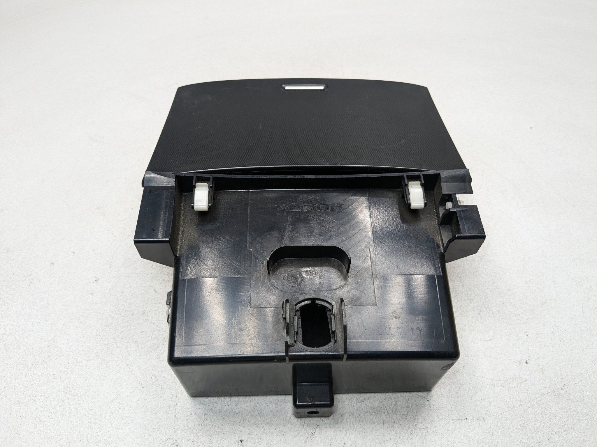 2004 - 2008 ACURA TSX OEM CENTER CONSOLE ASHTRAY STORAGE COMPARTMENT ASSEMBLY