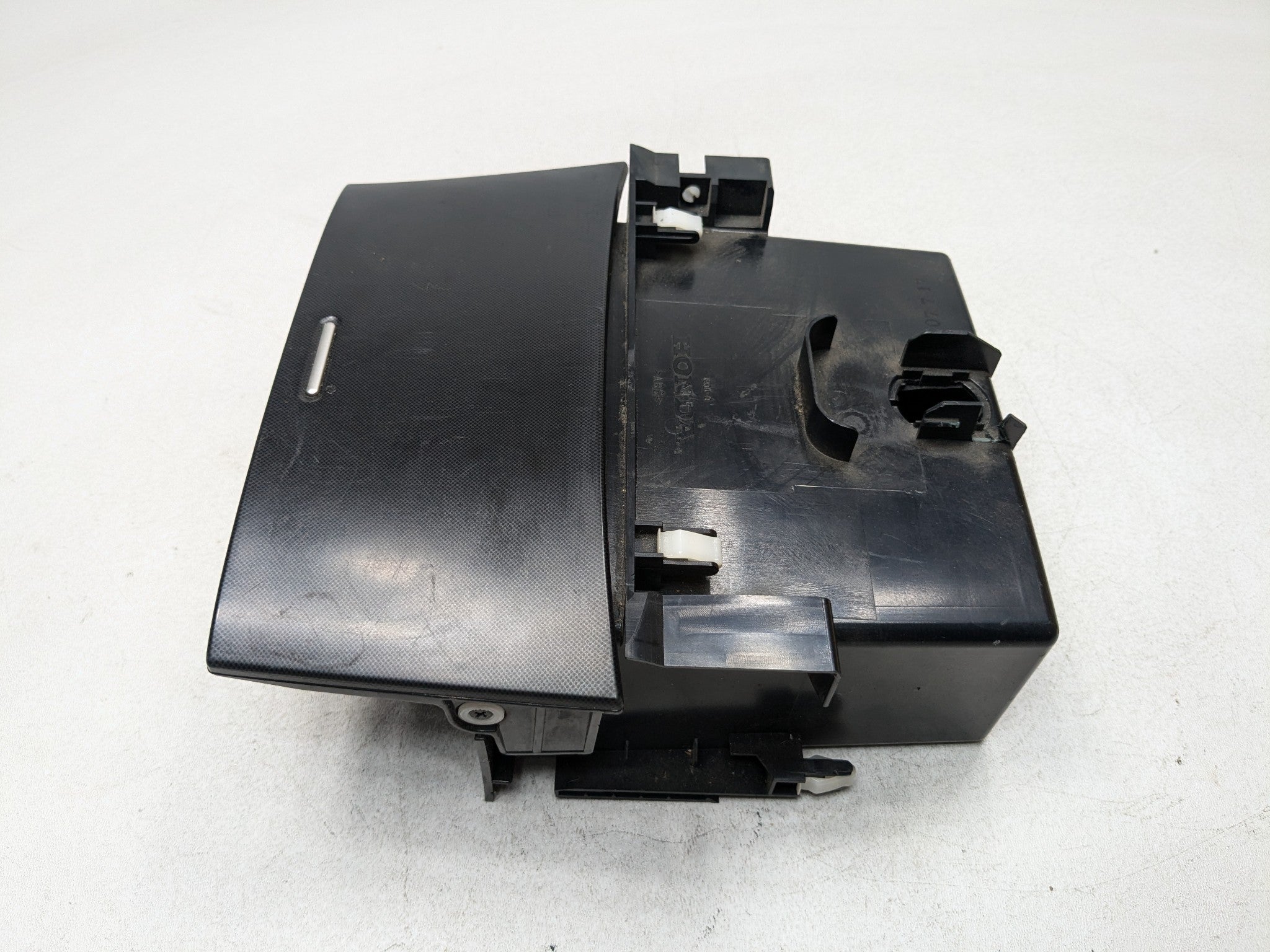 2004 - 2008 ACURA TSX OEM CENTER CONSOLE ASHTRAY STORAGE COMPARTMENT ASSEMBLY