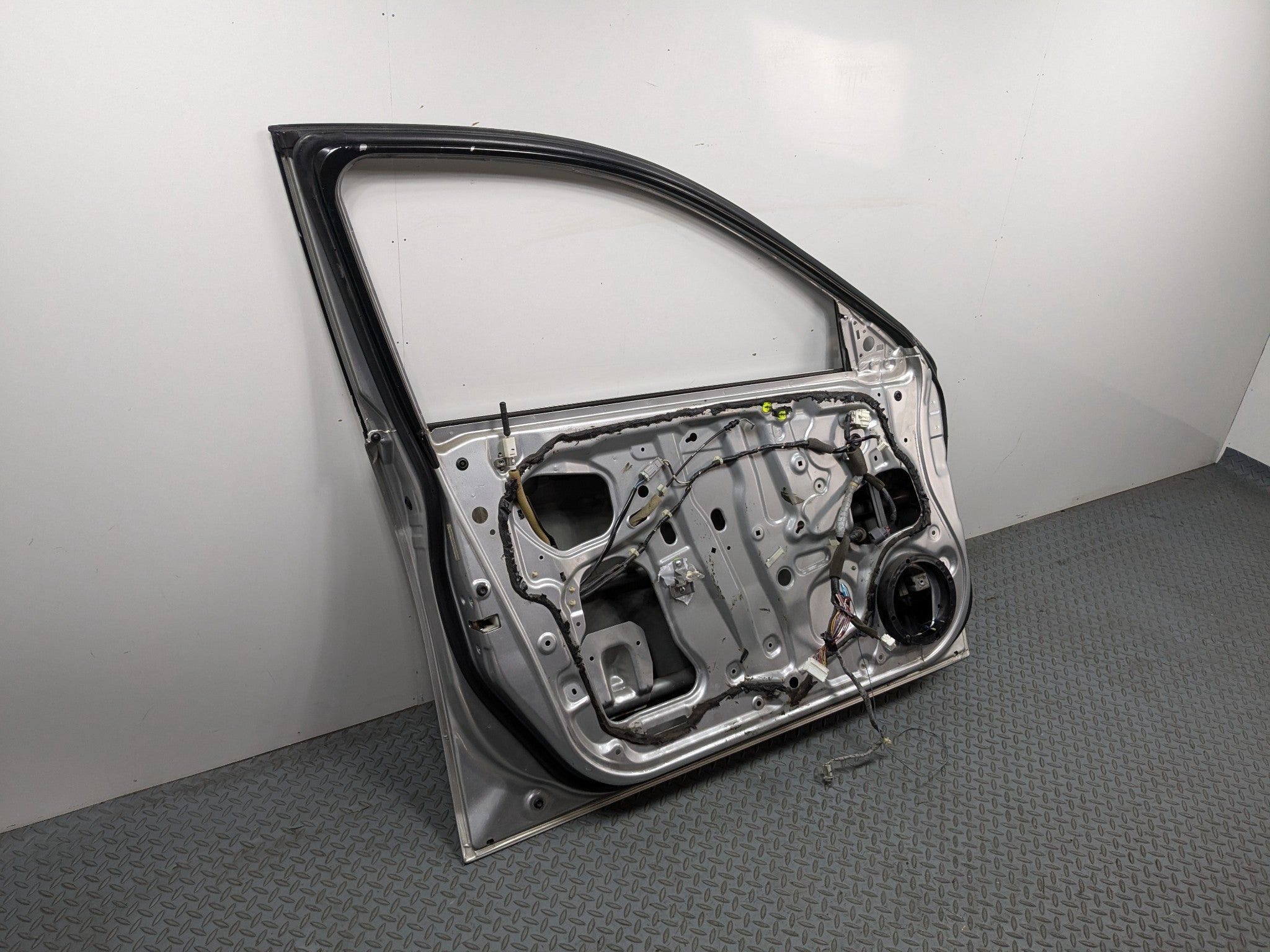 04 - 08 ACURA TSX OEM DOOR SHELL PANEL METALLIC SILVER FRONT LEFT DRIVER SIDE