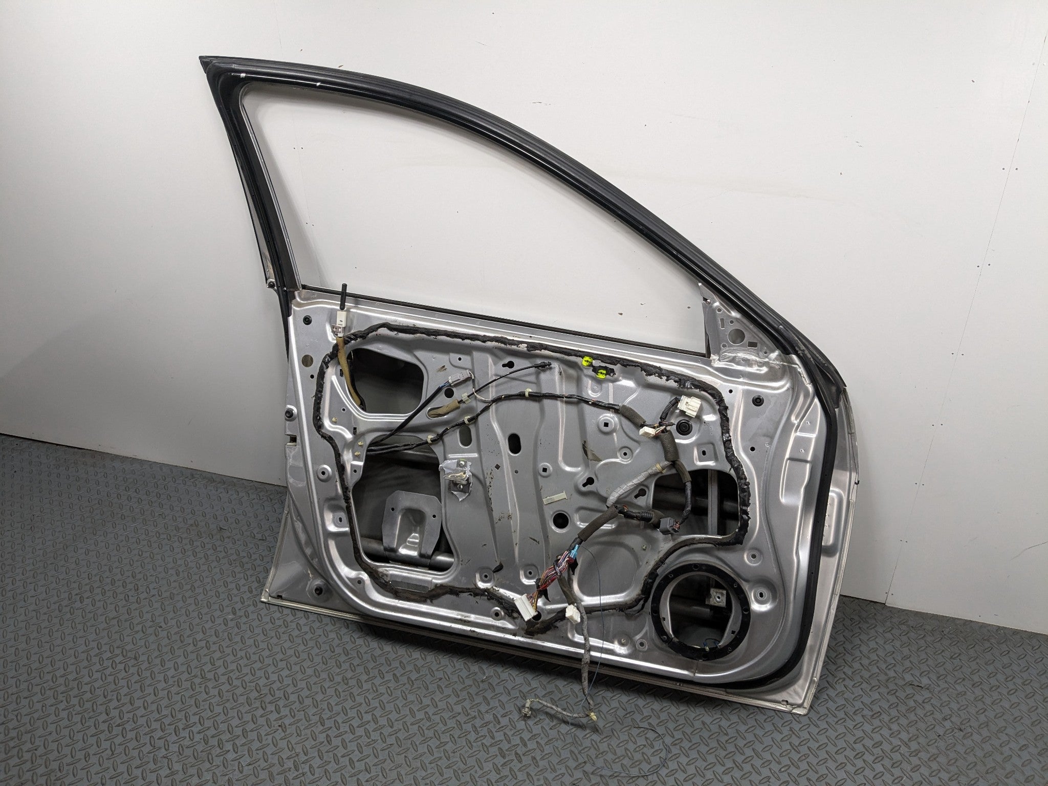 04 - 08 ACURA TSX OEM DOOR SHELL PANEL METALLIC SILVER FRONT LEFT DRIVER SIDE