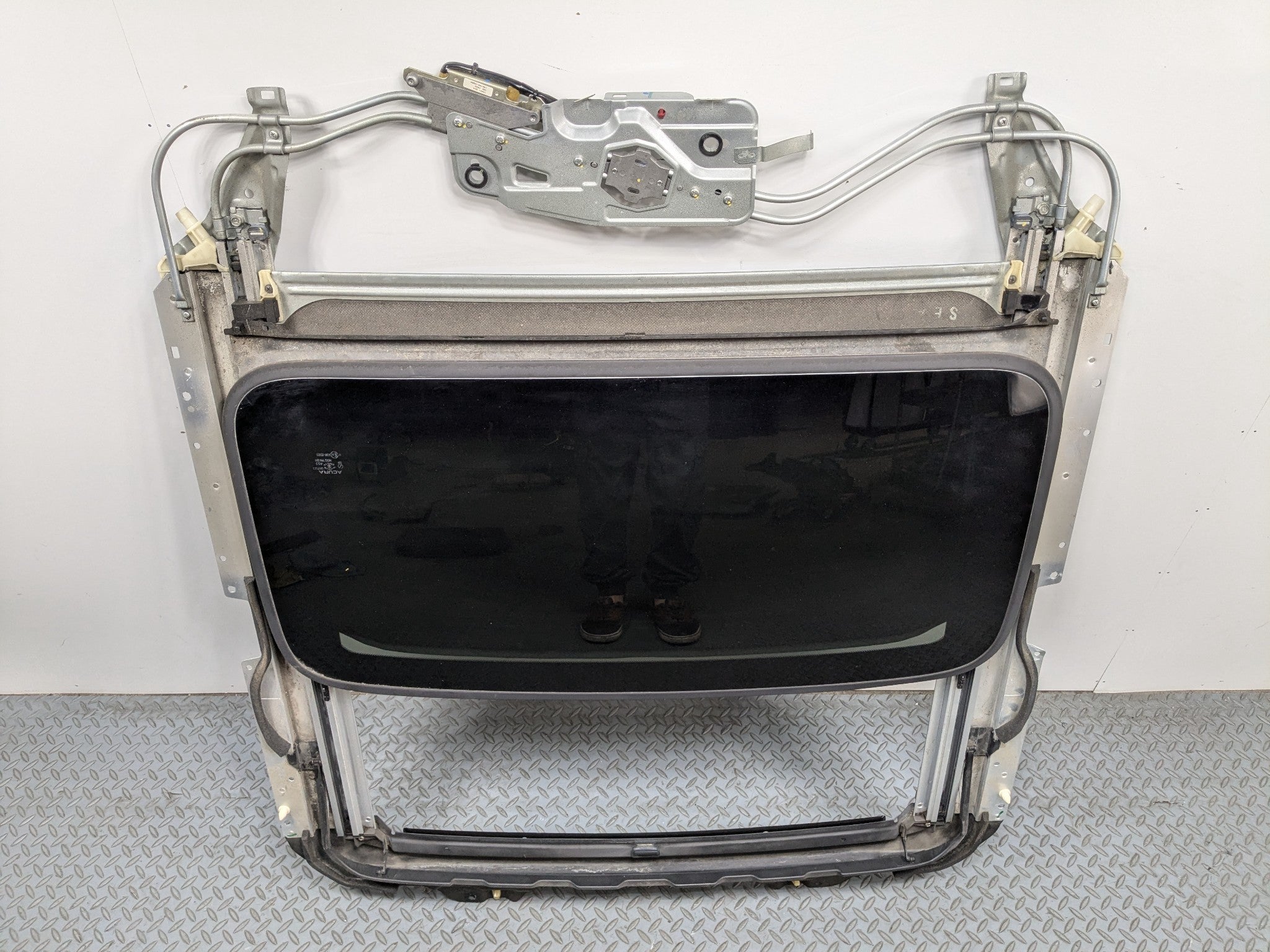 04 - 08 ACURA TSX OEM SUN ROOF MOON ROOF GLASS WITH BRACKET FRAME PANEL ASSEMBLY