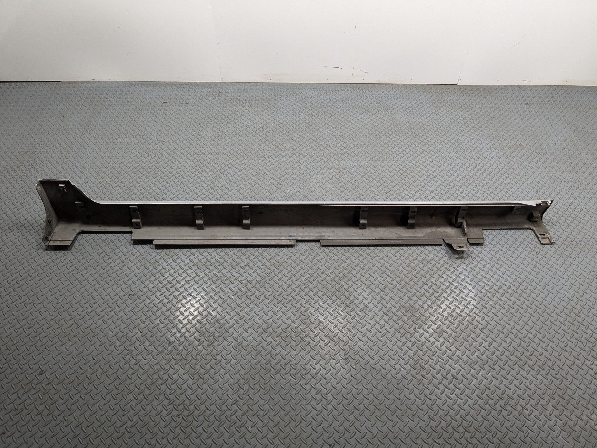 04 - 08 ACURA TSX OEM ROCKER MOLDING SKIRT TRIM PANEL METALLIC SILVER LEFT SIDE