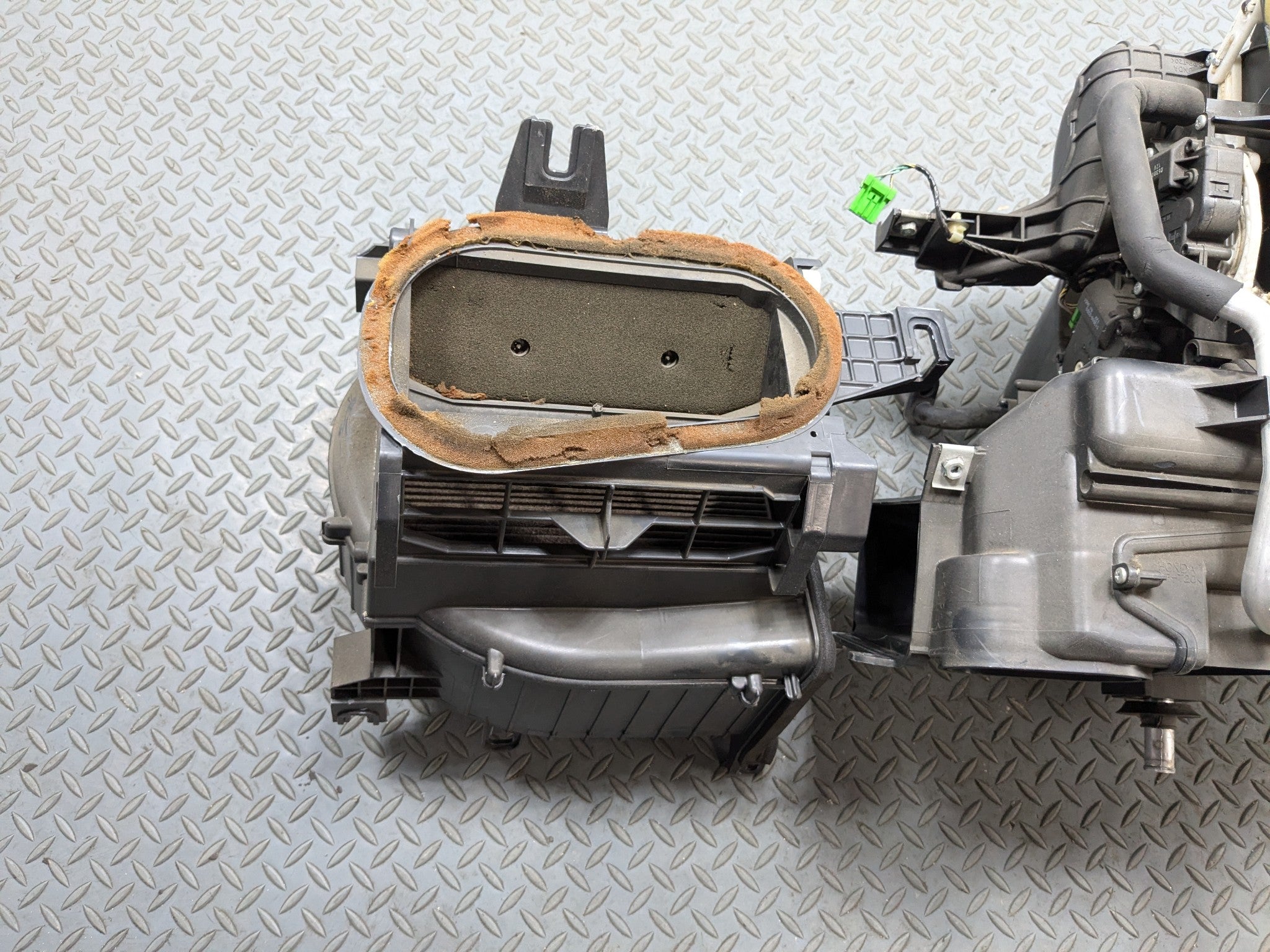 2004 - 2008 ACURA TSX OEM HEATER CORE UNIT EVAPORATOR WITH BLOWER FAN MOTOR BOX