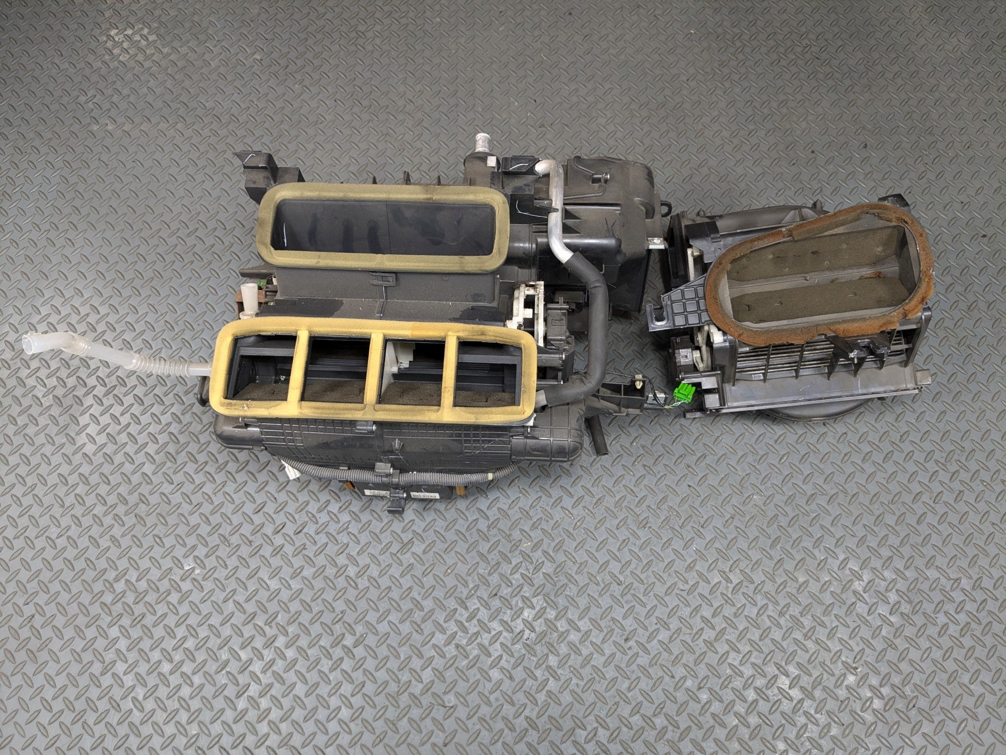 2004 - 2008 ACURA TSX OEM HEATER CORE UNIT EVAPORATOR WITH BLOWER FAN MOTOR BOX