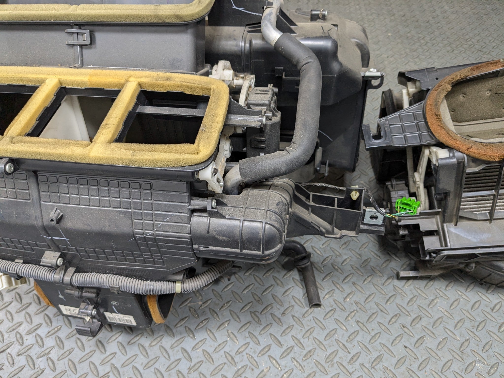 2004 - 2008 ACURA TSX OEM HEATER CORE UNIT EVAPORATOR WITH BLOWER FAN MOTOR BOX
