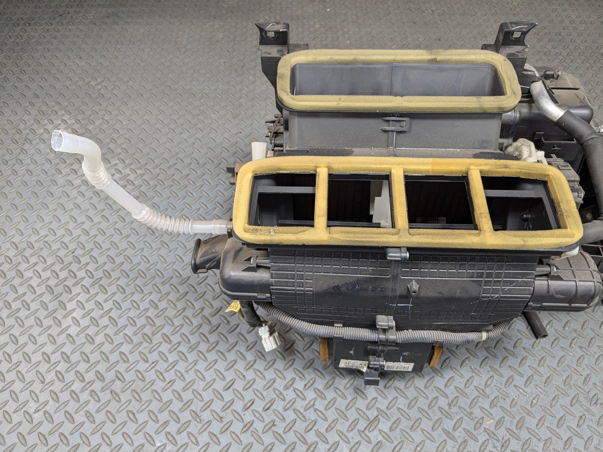 2004 - 2008 ACURA TSX OEM HEATER CORE UNIT EVAPORATOR WITH BLOWER FAN MOTOR BOX