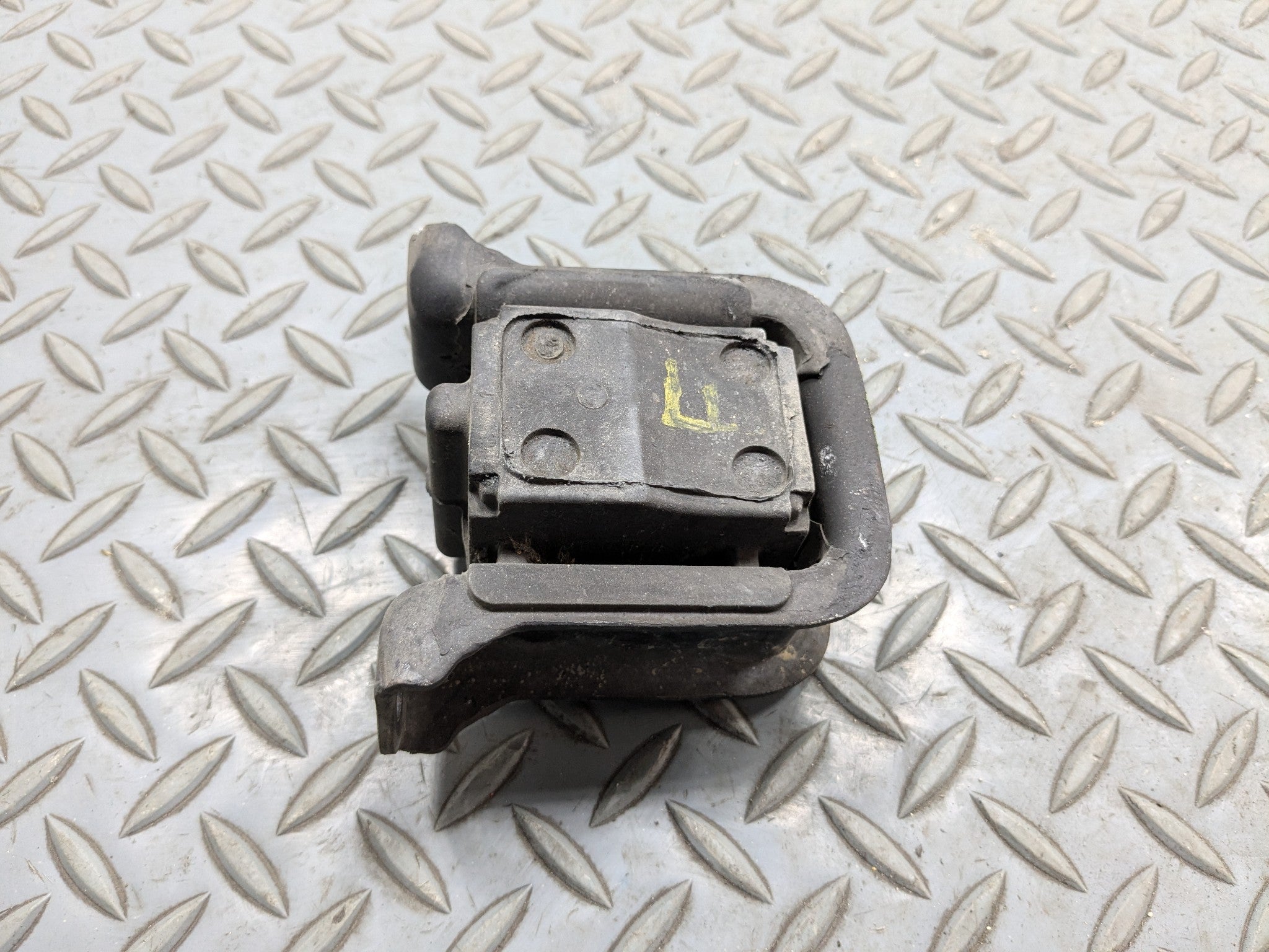 2004 - 2008 ACURA TSX OEM ENGINE FRAME MOUNT RUBBER STOPPER INSULATOR ASSEMBLY