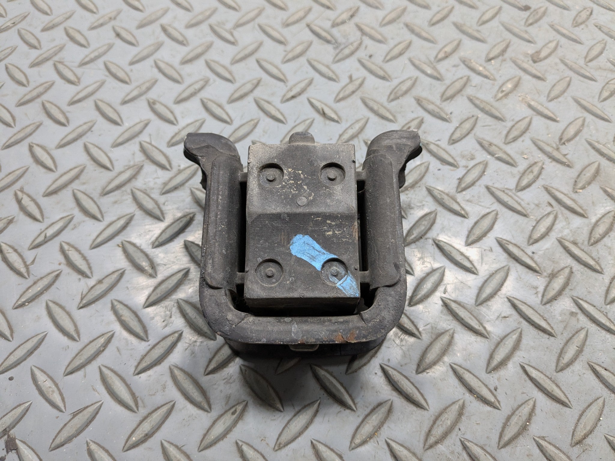 2004 - 2008 ACURA TSX OEM ENGINE FRAME MOUNT RUBBER STOPPER INSULATOR ASSEMBLY