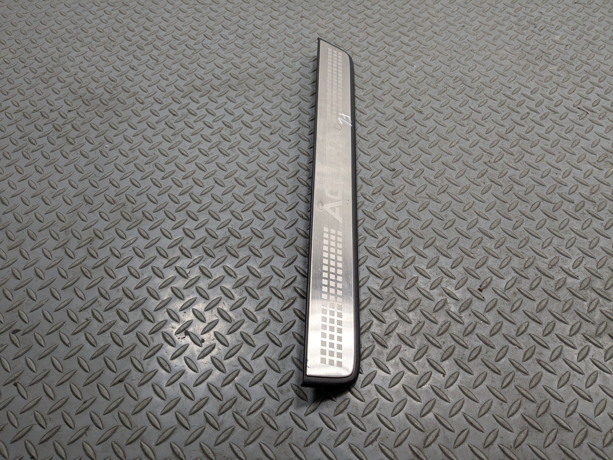 2004 - 2008 ACURA TSX OEM DOOR SCUFF SILL PLATE TRIM FRONT LEFT DRIVER SIDE