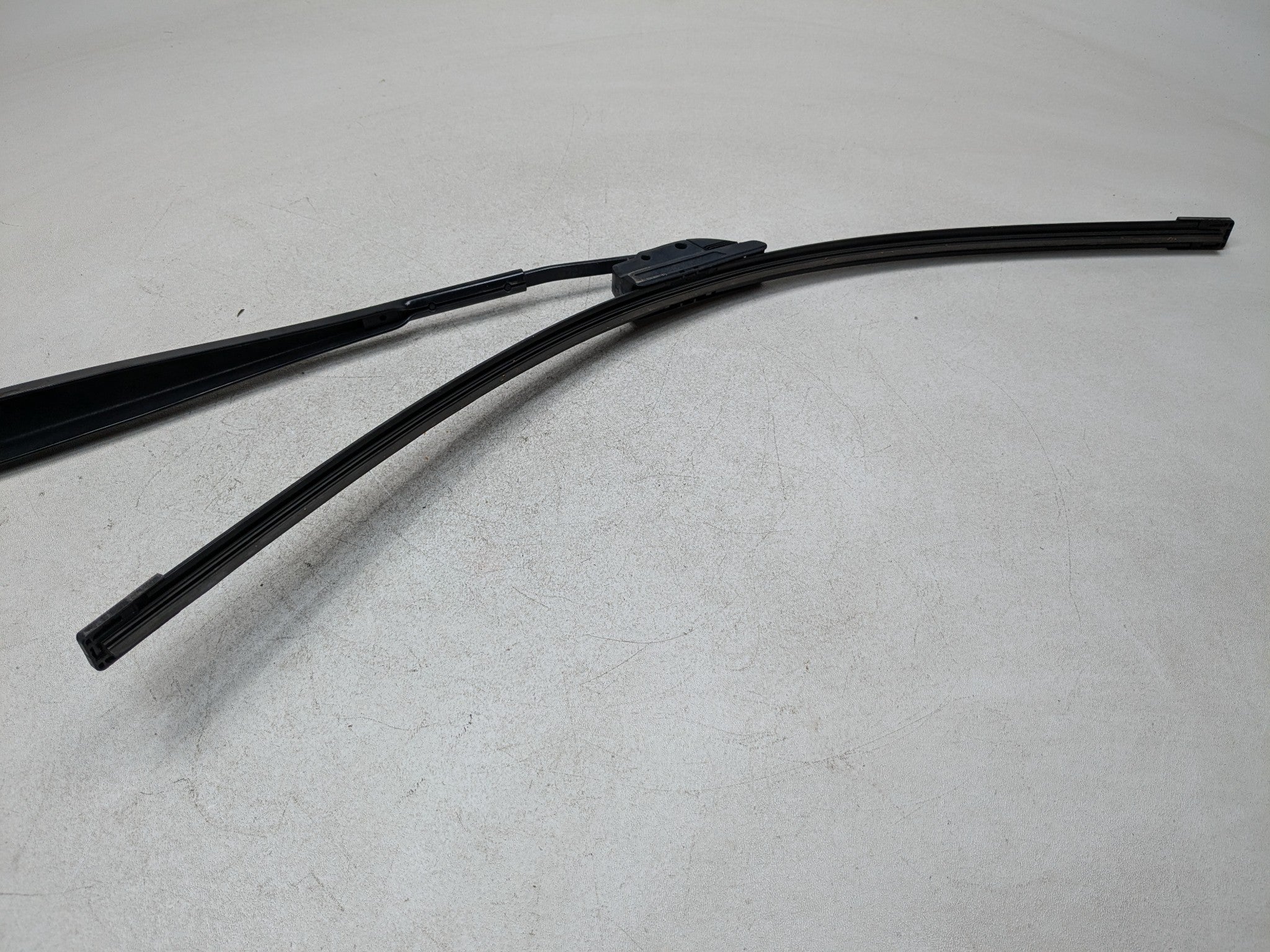 2004 - 2008 ACURA TSX OEM WINDSHIELD WIPER ARM WITH BLADE FRONT LEFT DRIVER SIDE