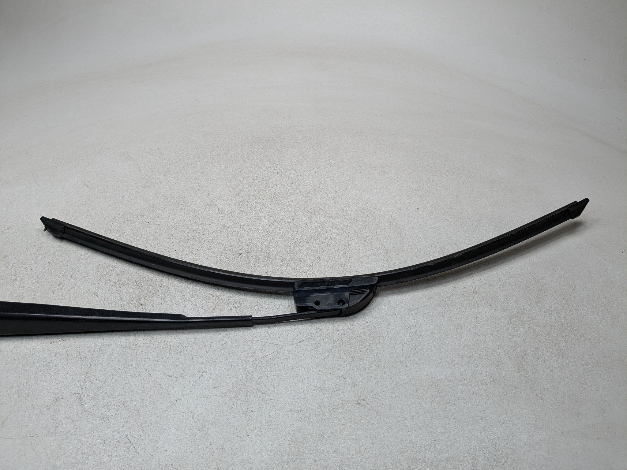 2004 - 2008 ACURA TSX OEM WINDSHIELD WIPER ARM WITH BLADE FRONT LEFT DRIVER SIDE