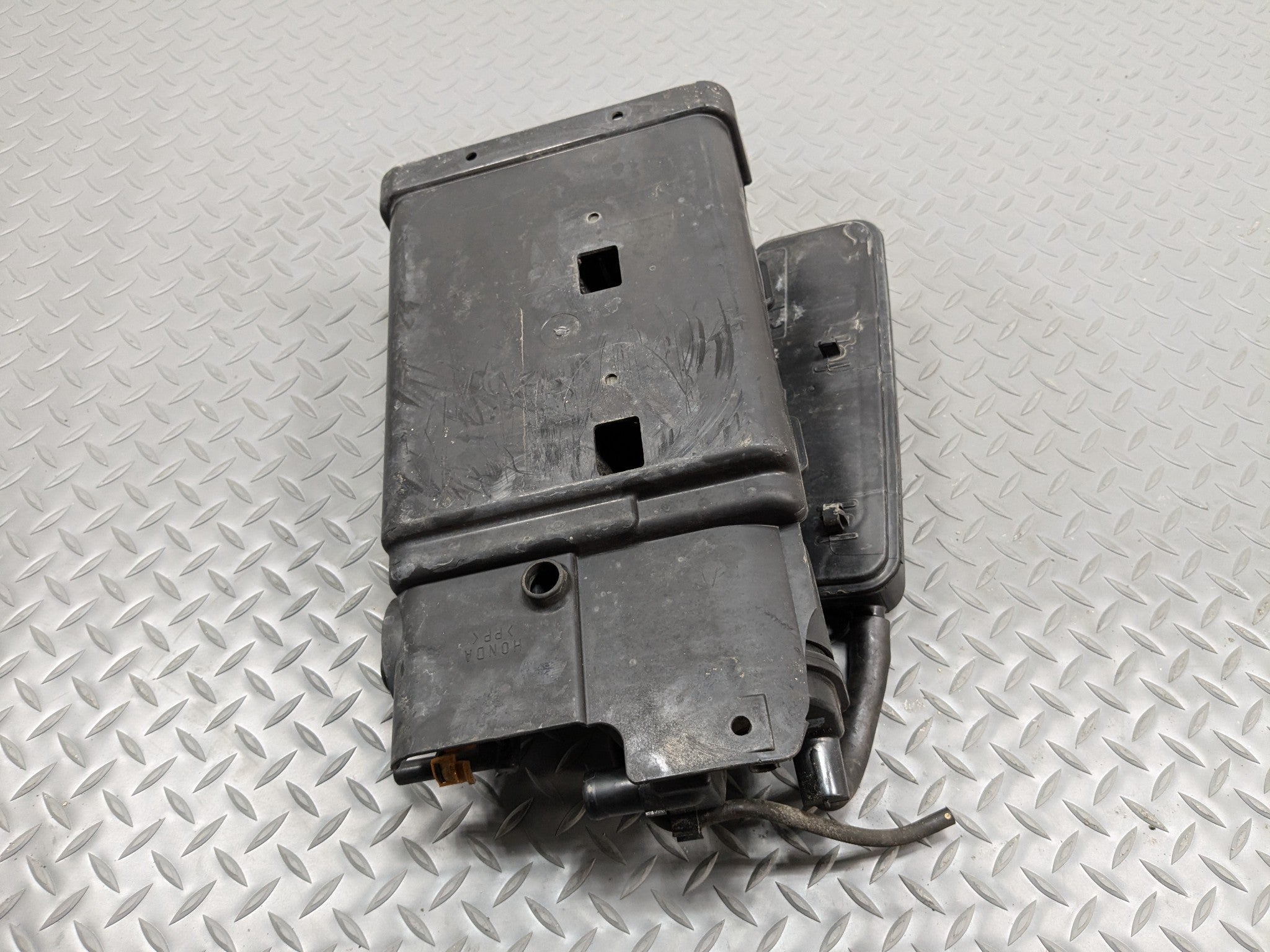 2004 - 2008 ACURA TSX OEM FUEL VAPOR GAS CHARCOAL EVAPORATOR CANISTER