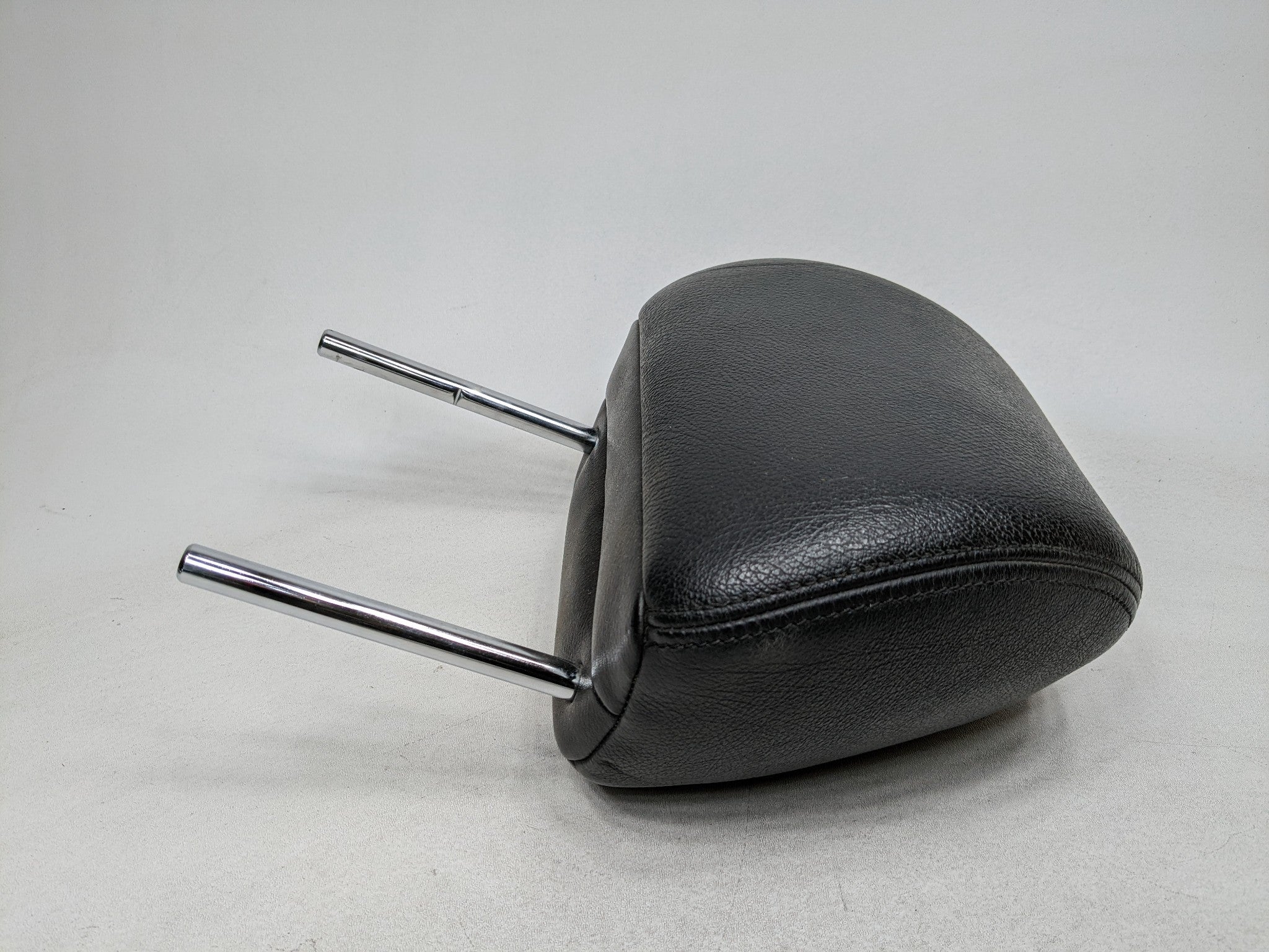 2004 - 2008 ACURA TSX OEM HEADREST FRONT RIGHT PASSENGER SIDE BLACK LEATHER