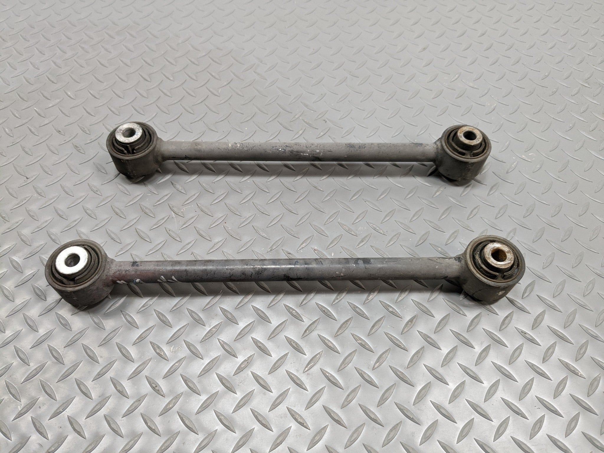 2004 - 2008 ACURA TSX OEM LOWER CONTROL ARM AND LINK ROD REAR RIGHT SIDE