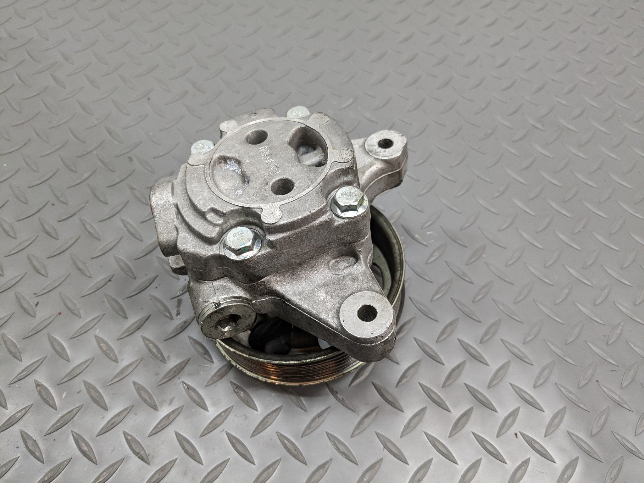 2004 - 2008 ACURA TSX OEM 2.4L 4 CYLINDER POWER STEERING PUMP MOTOR ASSEMBLY