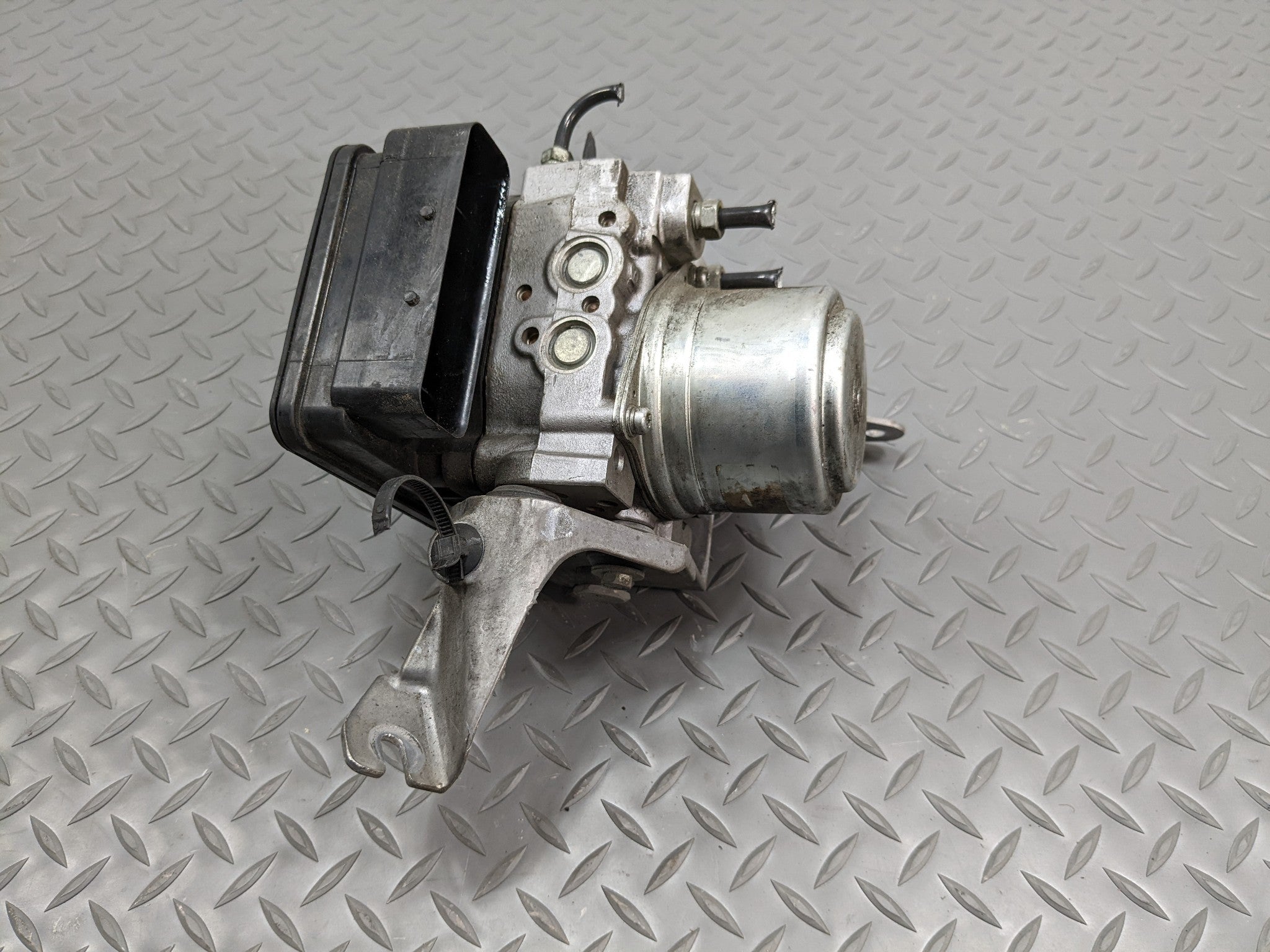 2004 - 2008 ACURA TSX OEM ANTI LOCK BRAKE PUMP MODULE ASSEMBLY