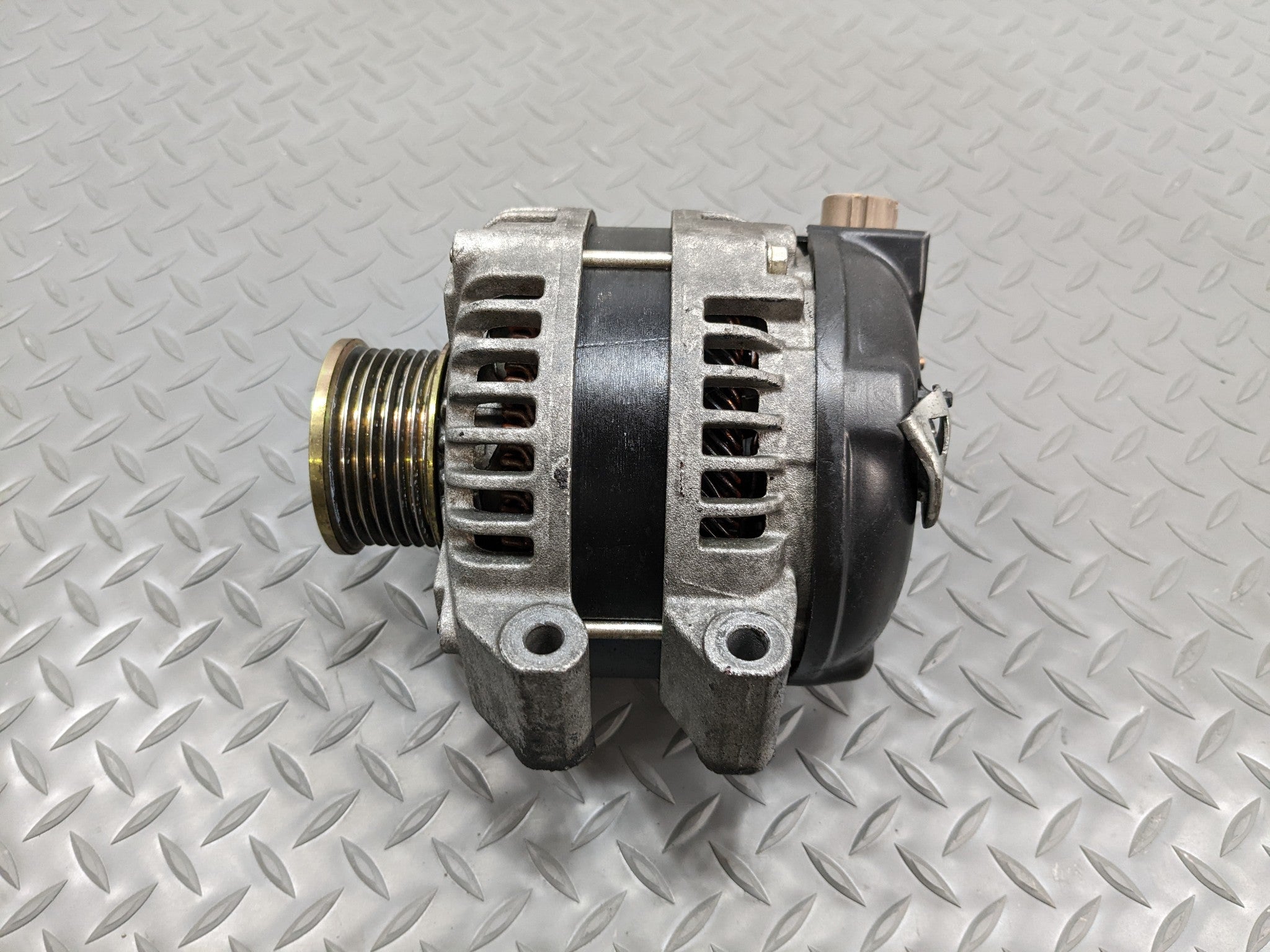 2004 - 2008 ACURA TSX OEM 2.4L ALTERNATOR POWER GENERATOR ENGINE MOTOR