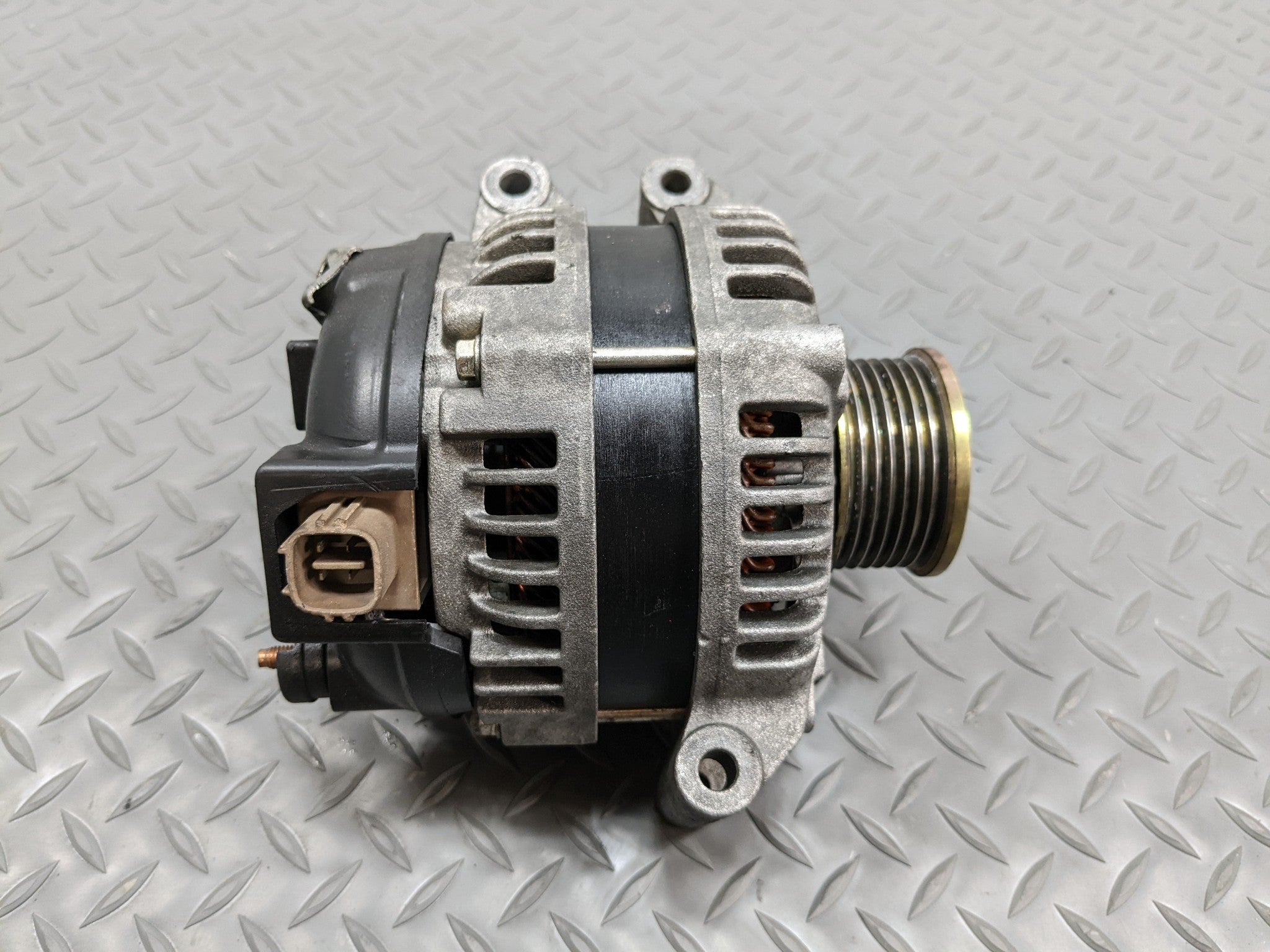 2004 - 2008 ACURA TSX OEM 2.4L ALTERNATOR POWER GENERATOR ENGINE MOTOR