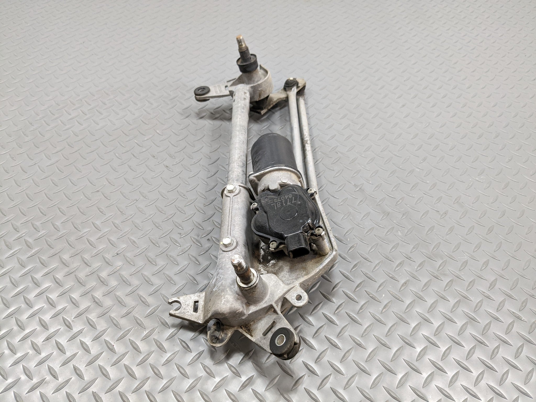 2004 - 2008 ACURA TSX OEM WIPER TRANSMISSION LINKAGE WITH MOTOR FRONT WINDSHIELD