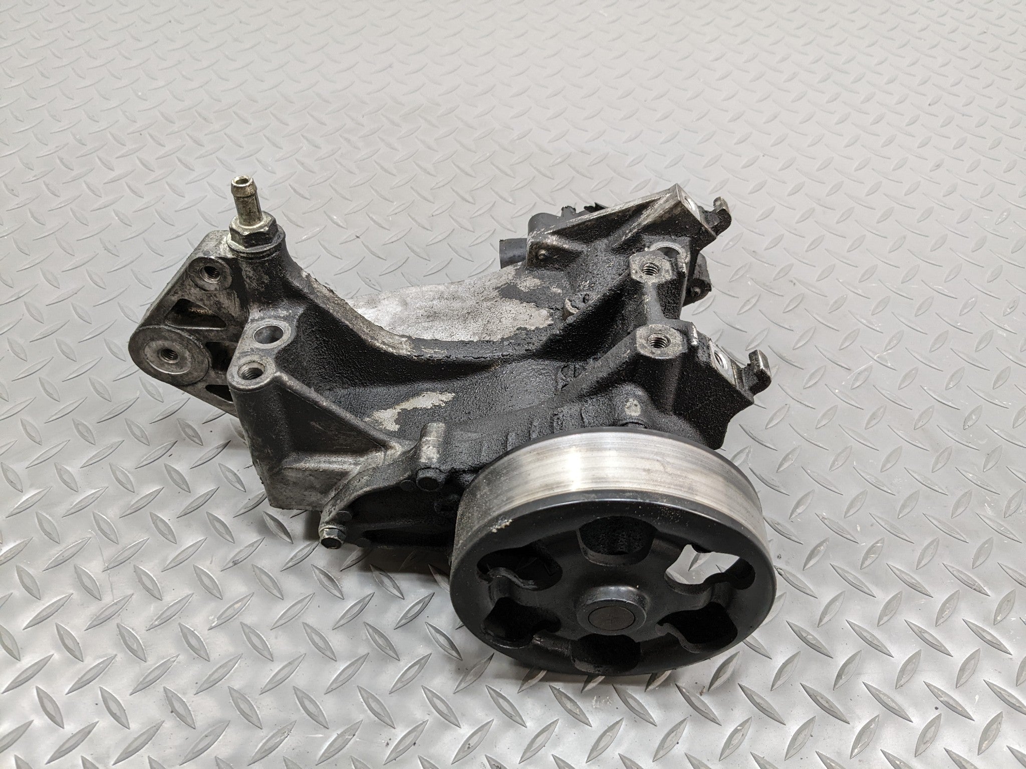 2004 - 2008 ACURA TSX OEM WATER PUMP COOLANT HOUSING ALTERNATOR BRACKET