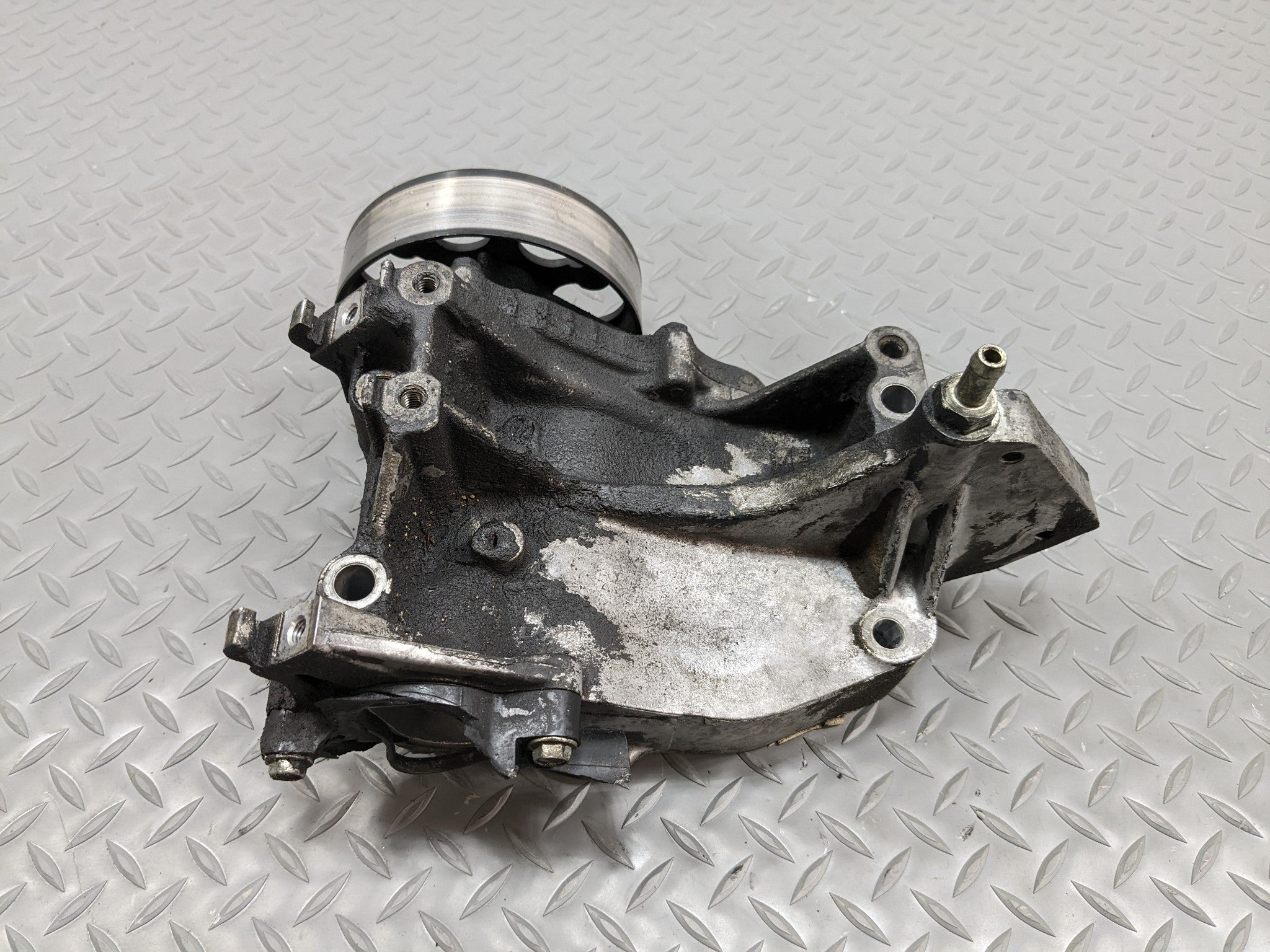 2004 - 2008 ACURA TSX OEM WATER PUMP COOLANT HOUSING ALTERNATOR BRACKET