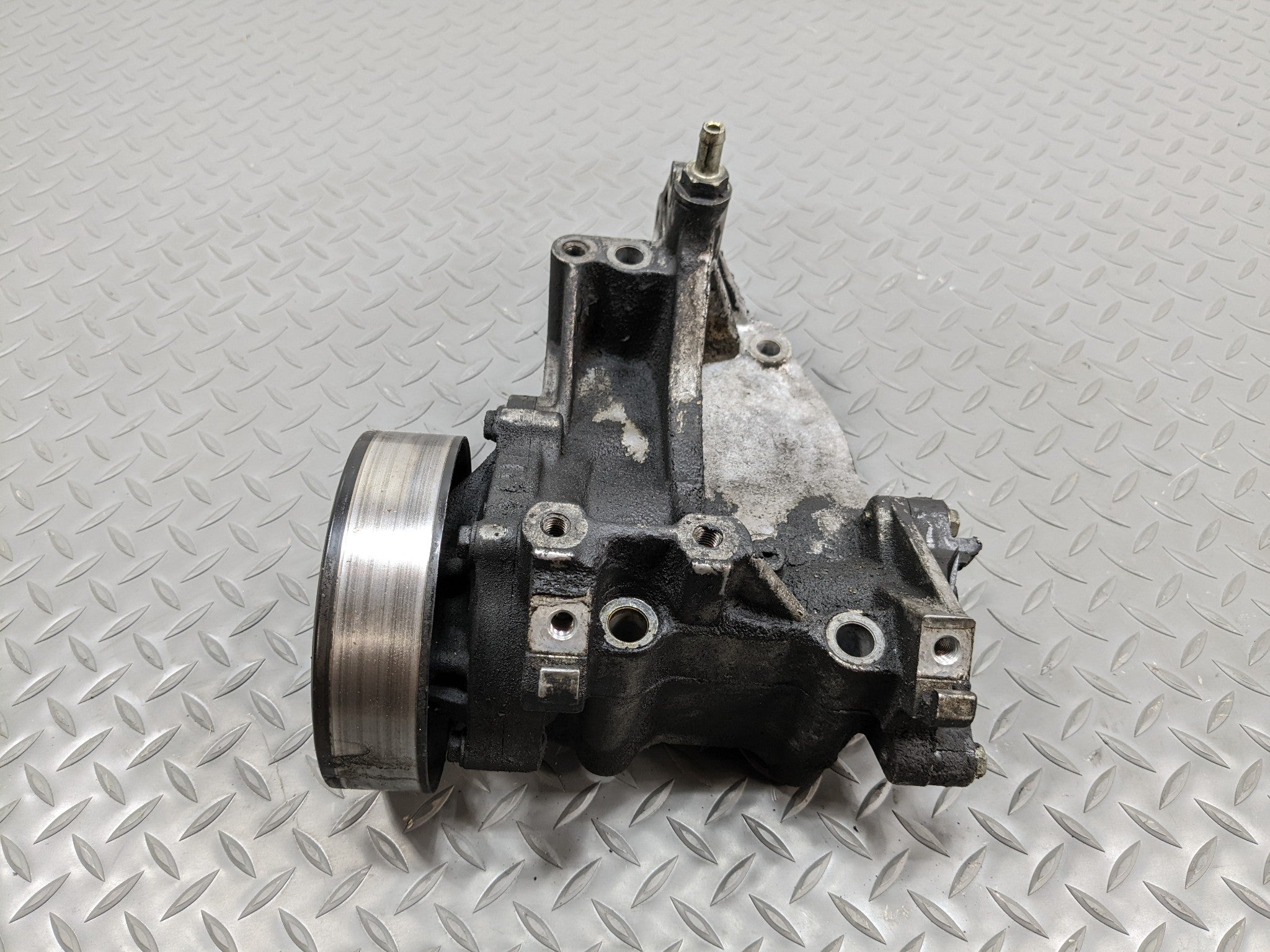 2004 - 2008 ACURA TSX OEM WATER PUMP COOLANT HOUSING ALTERNATOR BRACKET
