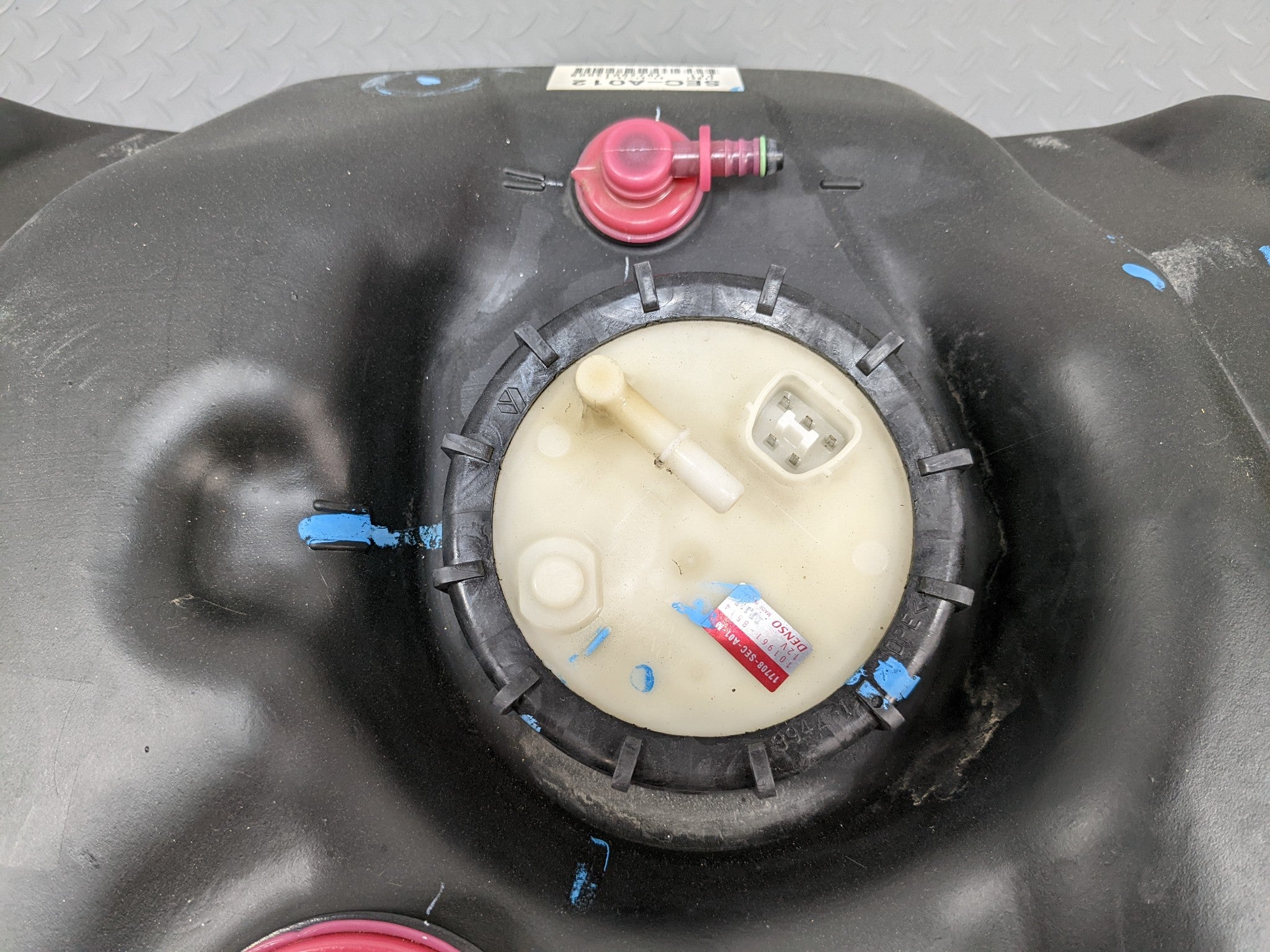 2004 - 2008 ACURA TSX OEM GASOLINE FUEL TANK RESERVIOR ASSEMBLY 2.4L