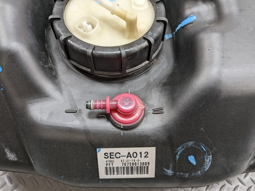 2004 - 2008 ACURA TSX OEM GASOLINE FUEL TANK RESERVIOR ASSEMBLY 2.4L