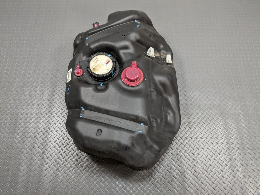 2004 - 2008 ACURA TSX OEM GASOLINE FUEL TANK RESERVIOR ASSEMBLY 2.4L