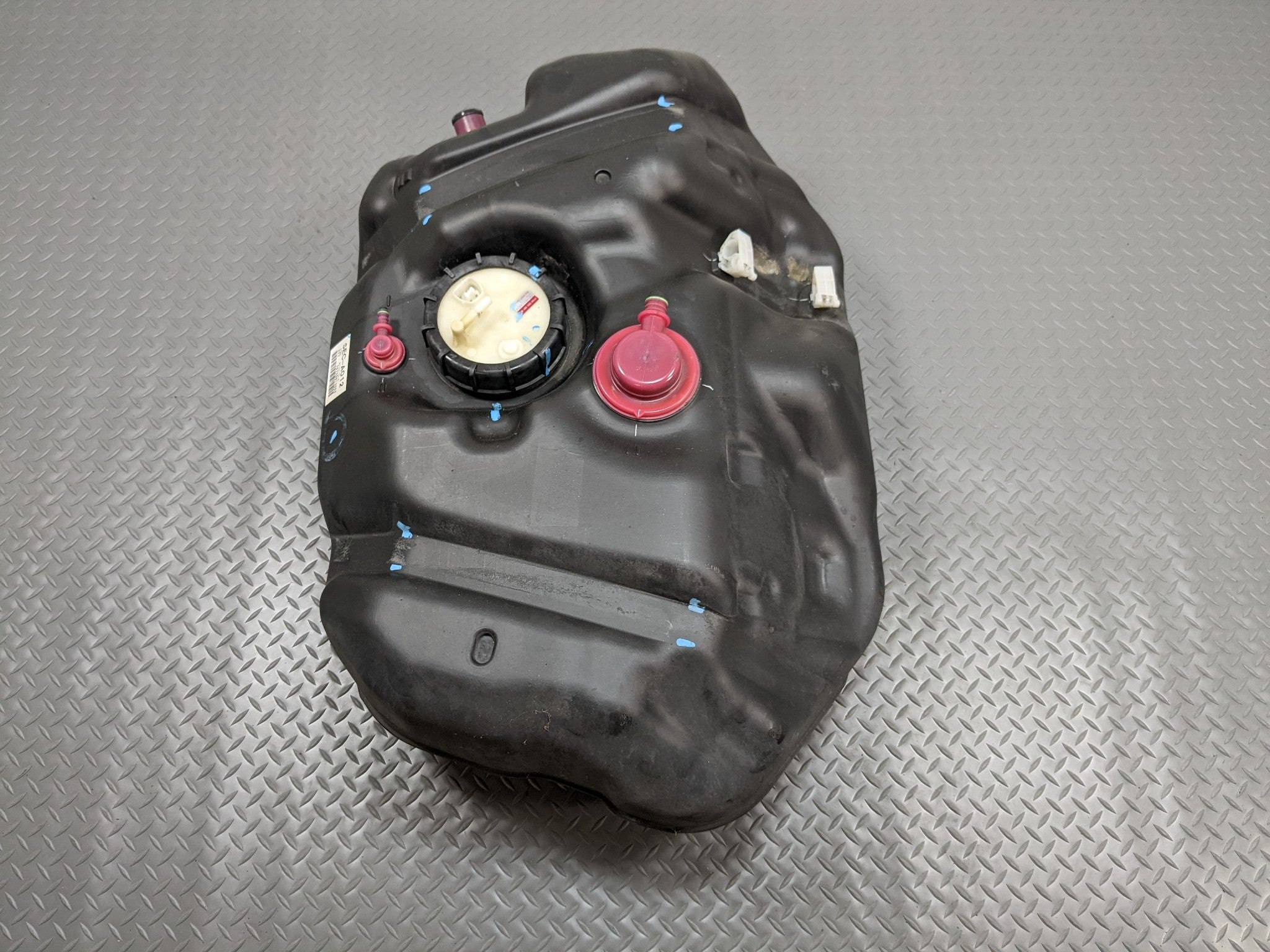 2004 - 2008 ACURA TSX OEM GASOLINE FUEL TANK RESERVIOR ASSEMBLY 2.4L
