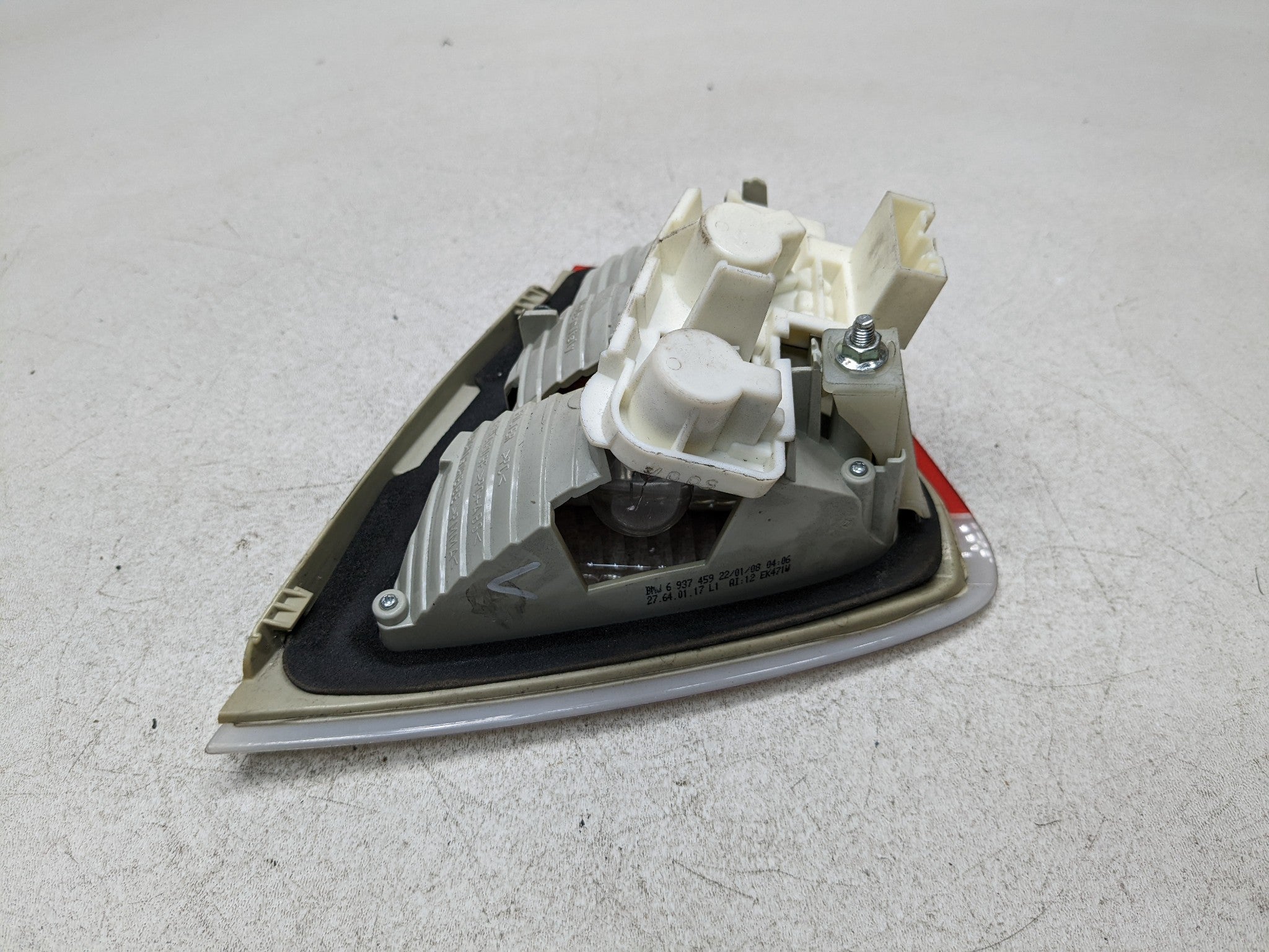 07 - 08 BMW 328I OEM INNER TRUNK DECKLID TAILLIGHT LAMP REAR LEFT DRIVER SIDE