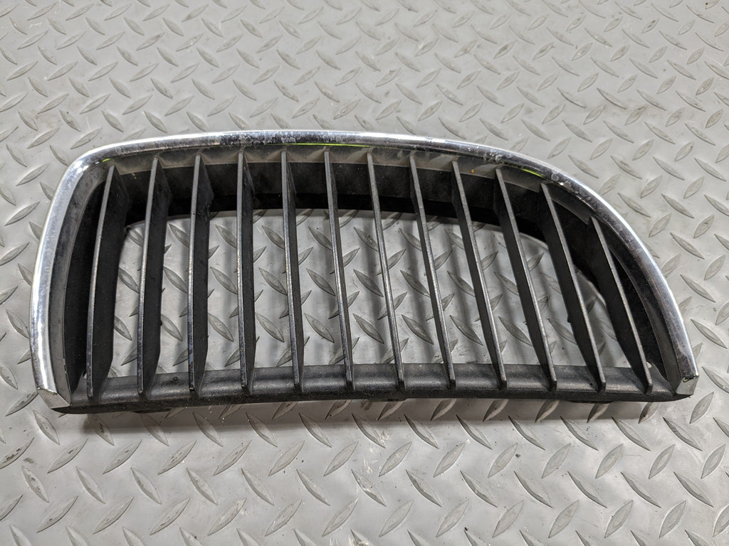 07 - 08 BMW 328I OEM GRILLE TRIM PANEL ASSEMBLY FRONT UPPER RIGHT PASSENGER SIDE