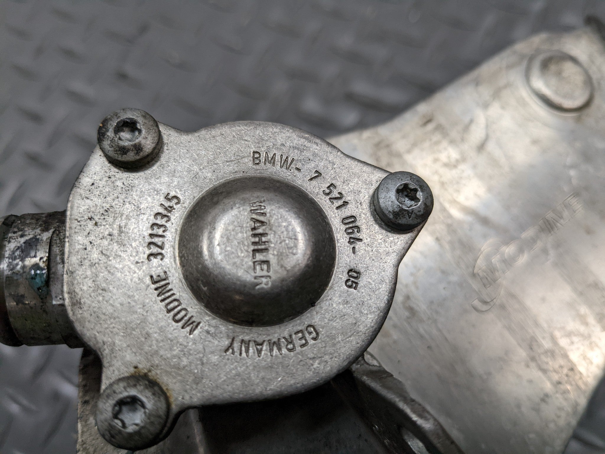 07 - 08 BMW 328I OEM AUTOMATIC TRANSMISSION HEAT EXCHANGER OIL COOLER WITH HOSE