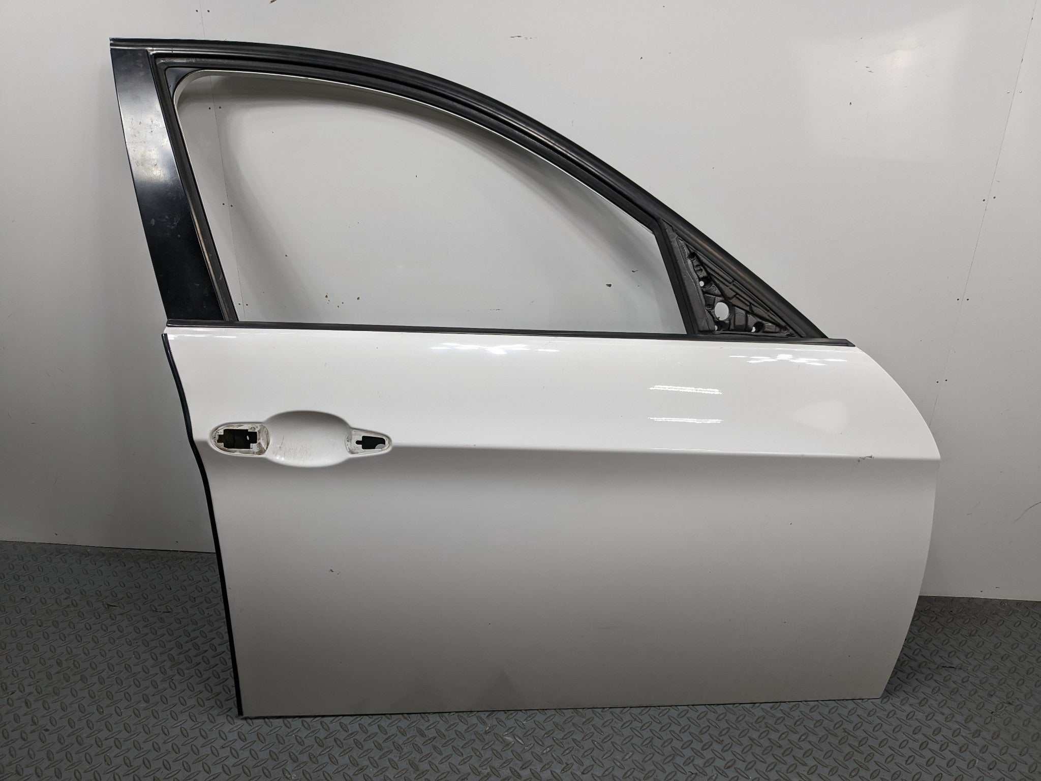 07 - 08 BMW 328I OEM DOOR SHELL PANEL ALPINE WHITE FRONT RIGHT PASSENGER SIDE