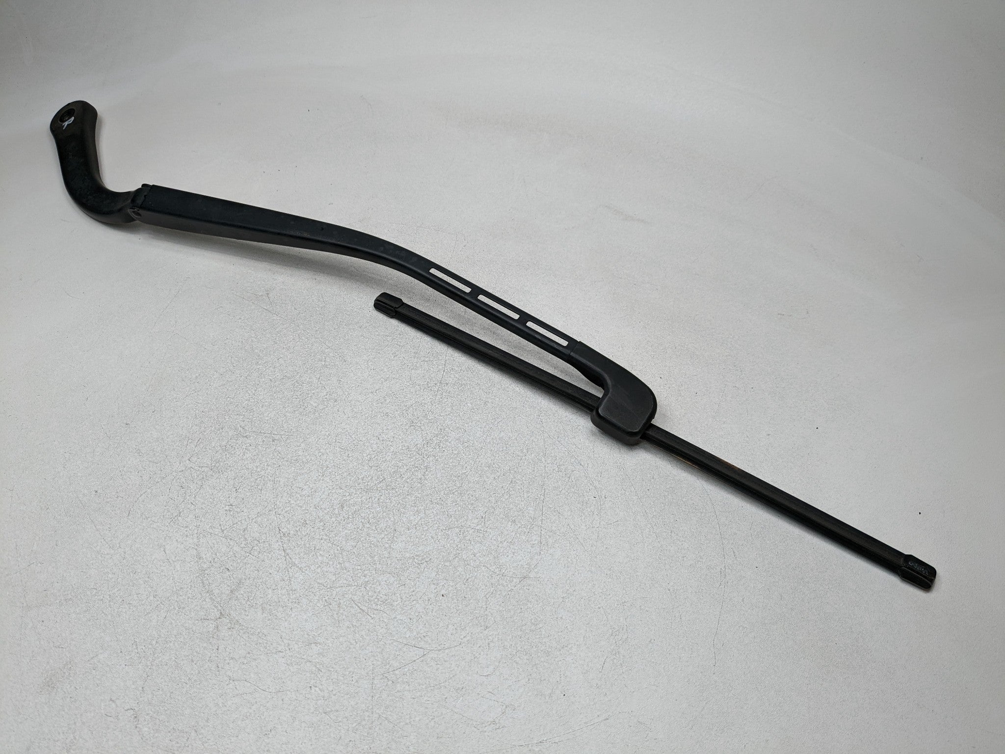 07 - 08 BMW 328I OEM WINDSHIELD WIPER ARM WITH BLADE FRONT RIGHT PASSENGER SIDE