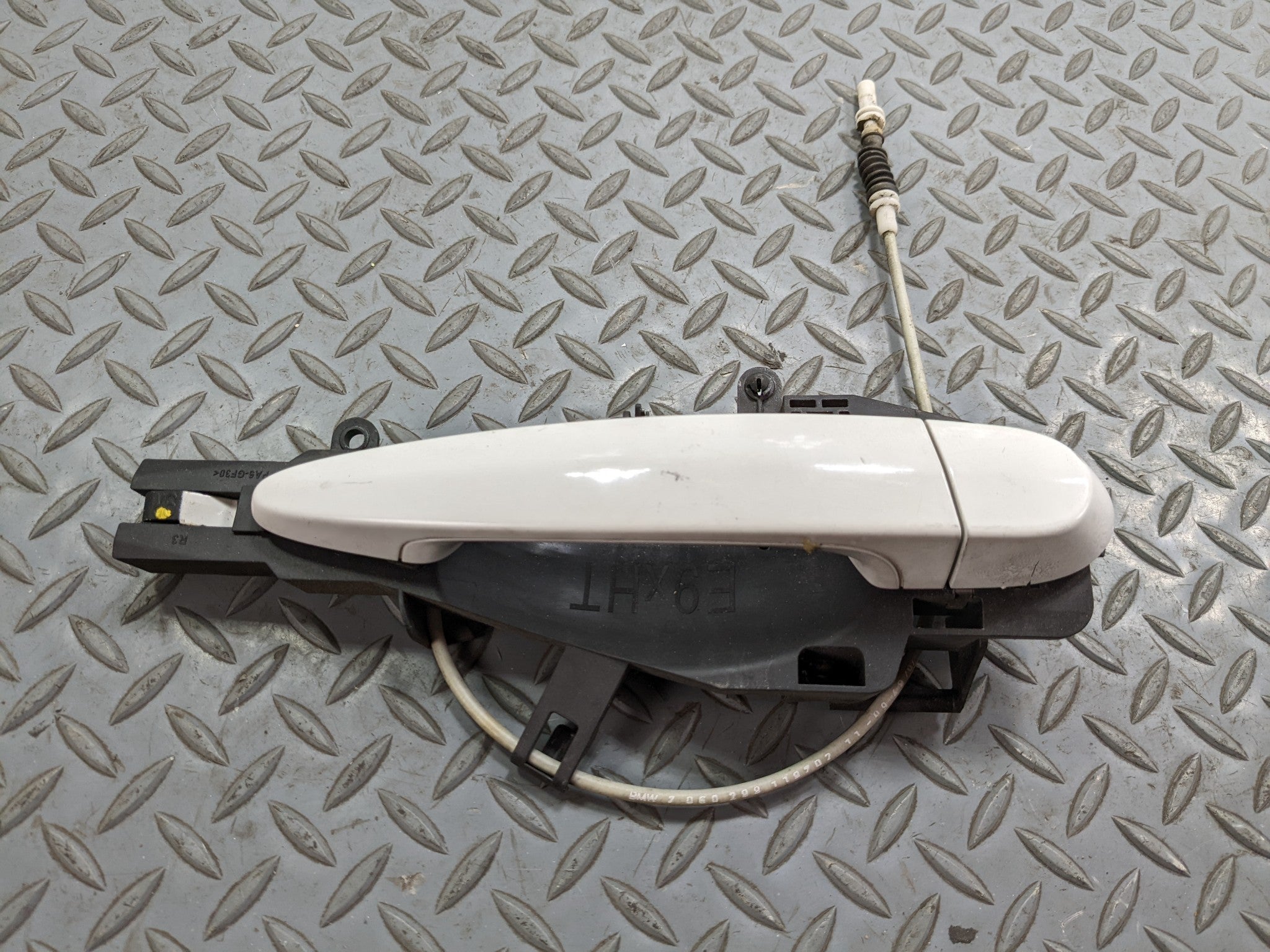 07 - 08 BMW 328I OEM EXTERIOR DOOR HANDLE ALPINE WHITE REAR RIGHT PASSENGER SIDE