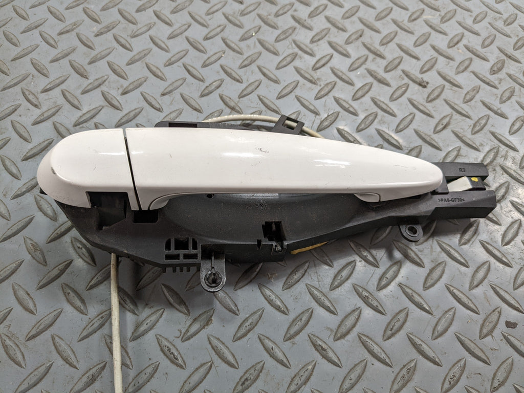 07 - 08 BMW 328I OEM EXTERIOR DOOR HANDLE ALPINE WHITE REAR RIGHT PASSENGER SIDE