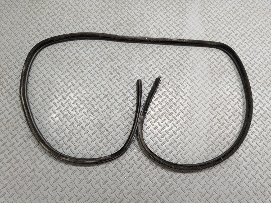 07 - 08 BMW 328I OEM DOOR SEAL WEATHER STRIPPING RUBBER REAR LEFT DRIVER SIDE