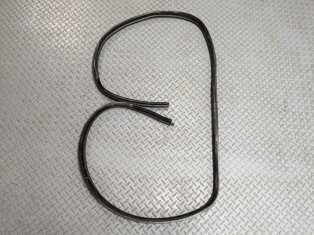 07 - 08 BMW 328I OEM DOOR SEAL WEATHER STRIPPING RUBBER REAR LEFT DRIVER SIDE