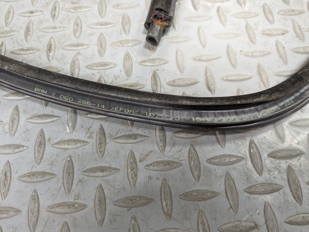 07 - 08 BMW 328I OEM DOOR SEAL WEATHER STRIPPING RUBBER REAR LEFT DRIVER SIDE