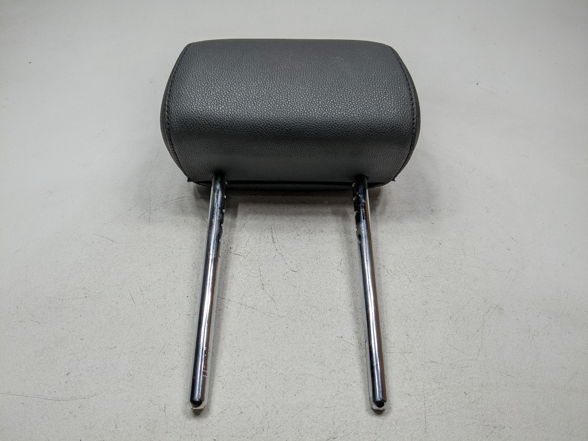 07 - 08 BMW 328I OEM HEADREST ASSEMBLY REAR RIGHT PASSENGER  SIDE BLACK LEATHER