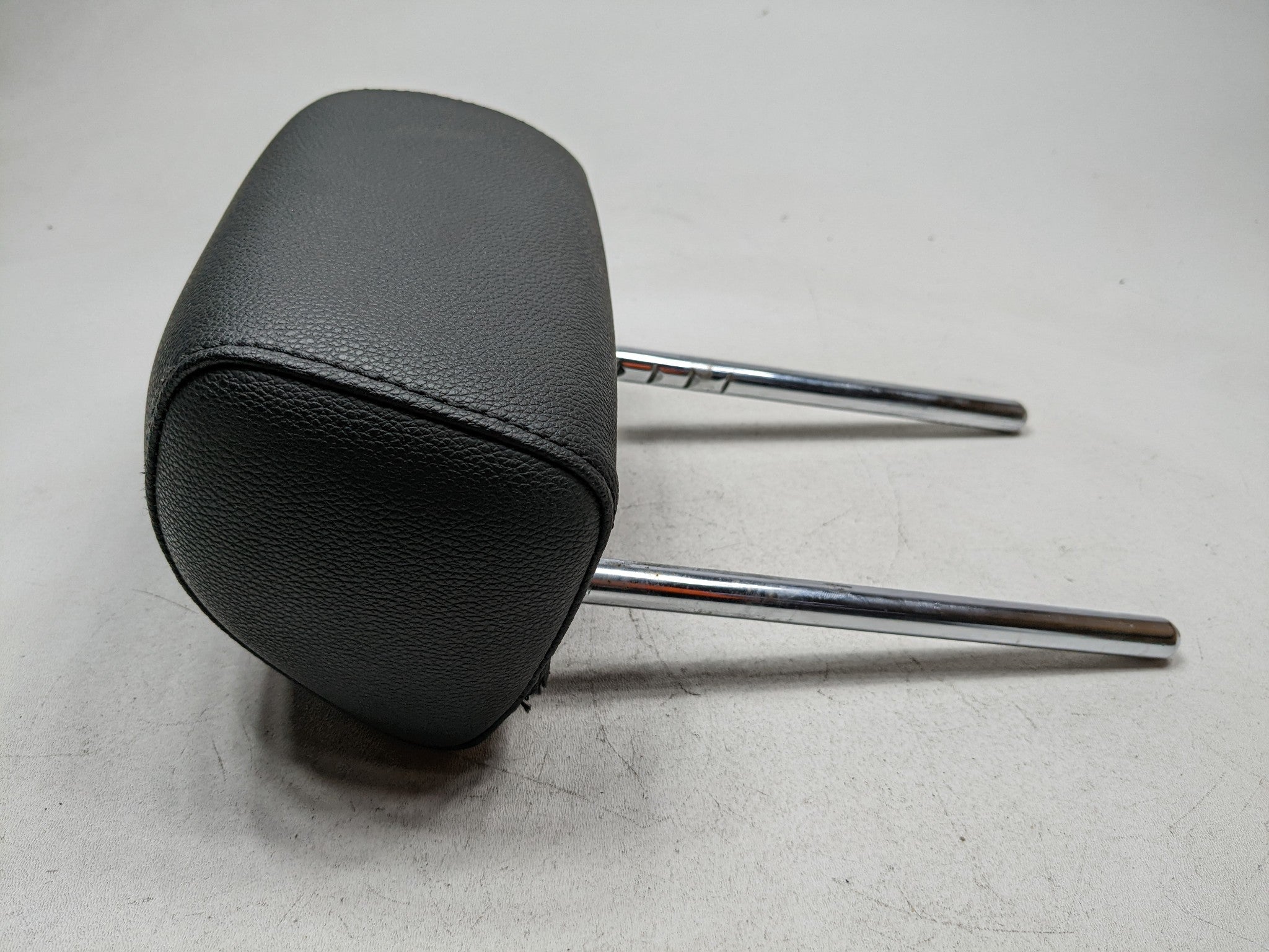 07 - 08 BMW 328I OEM HEADREST ASSEMBLY REAR RIGHT PASSENGER  SIDE BLACK LEATHER