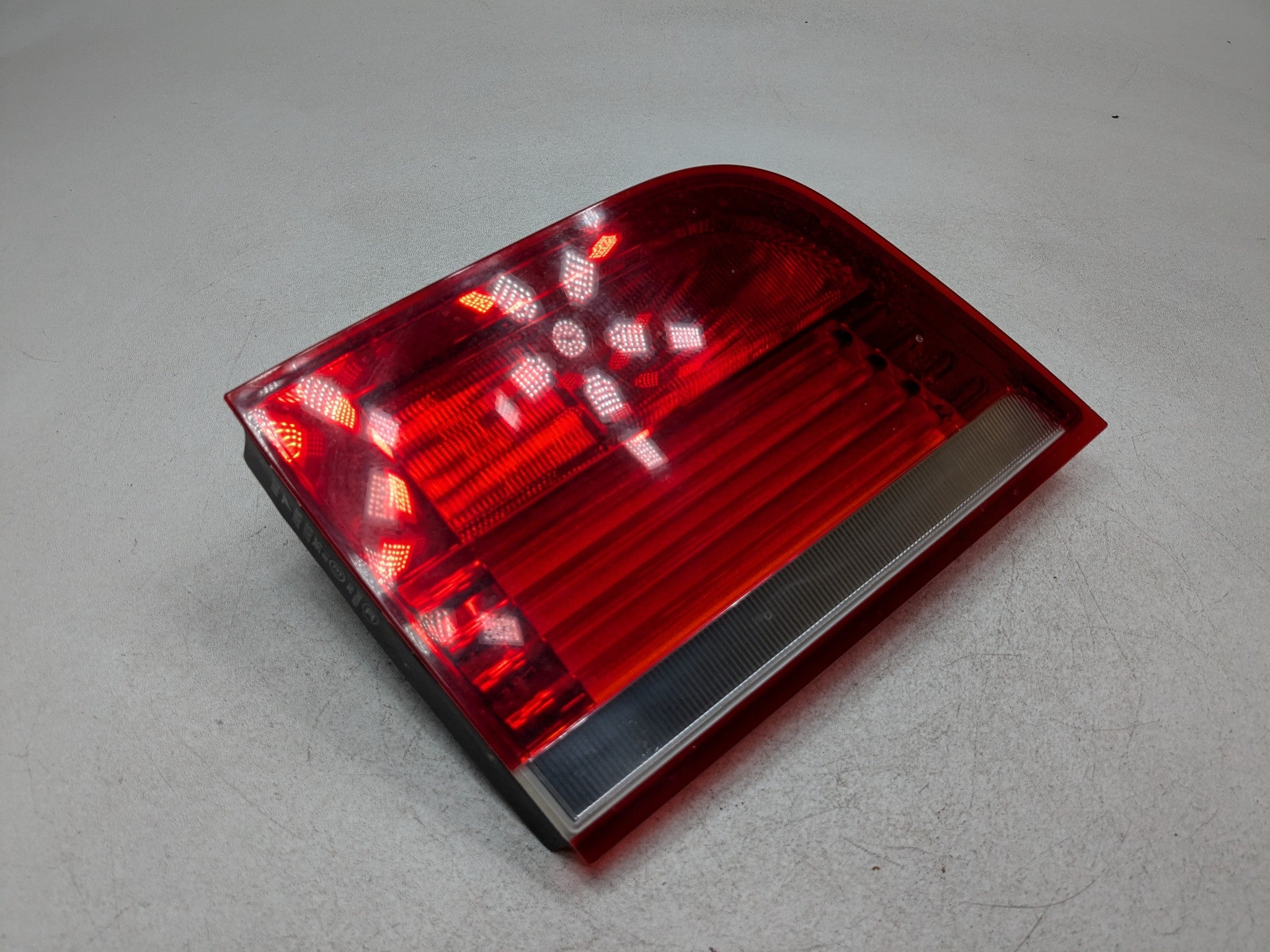 07 - 10 BMW X5 OEM TAIL LIGHT ASSEMBLY INNER GATE MOUNTED RIGHT PASSENGER SIDE