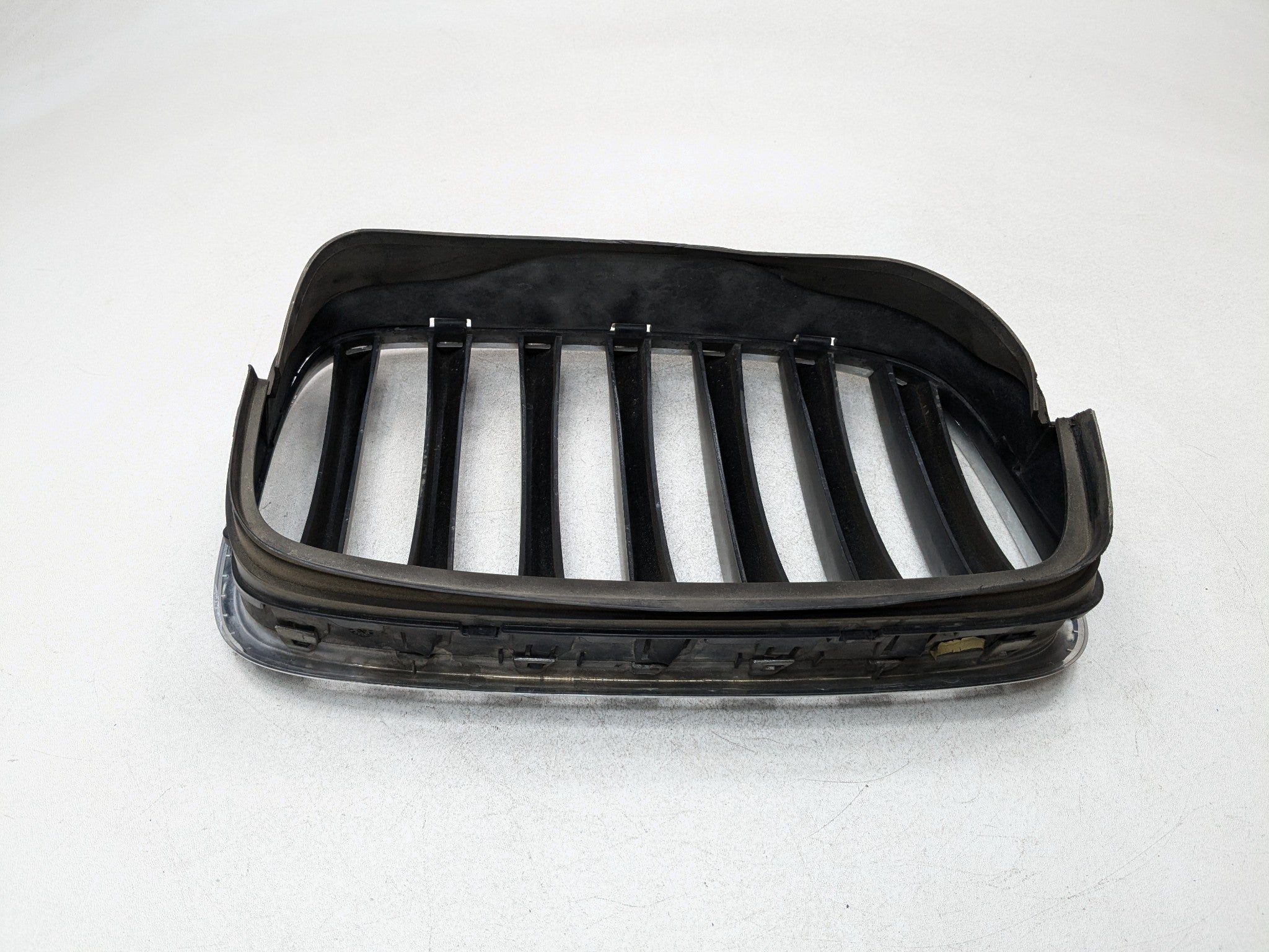 07 - 10 BMW X5 OEM GRILLE HOOD BLACK AND CHROME FINISH FRONT LEFT DRIVER SIDE