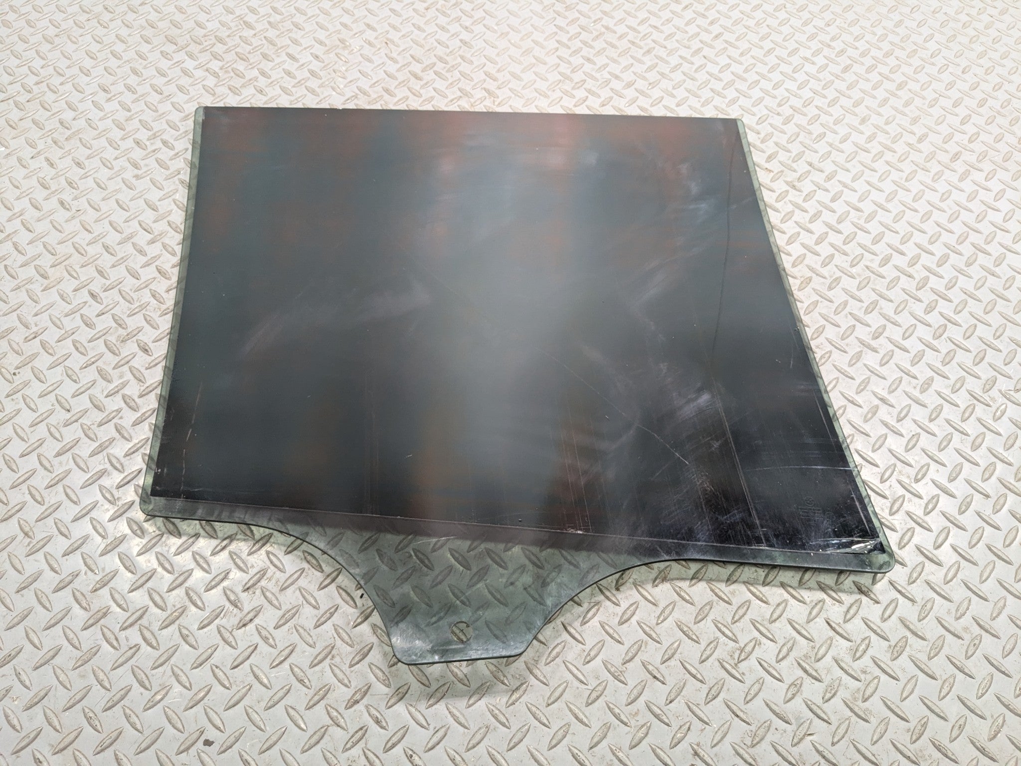 07 - 10 BMW X5 OEM DOOR WINDOW GLASS WITH PRIVACY TINT REAR RIGHT PASSENGER SIDE
