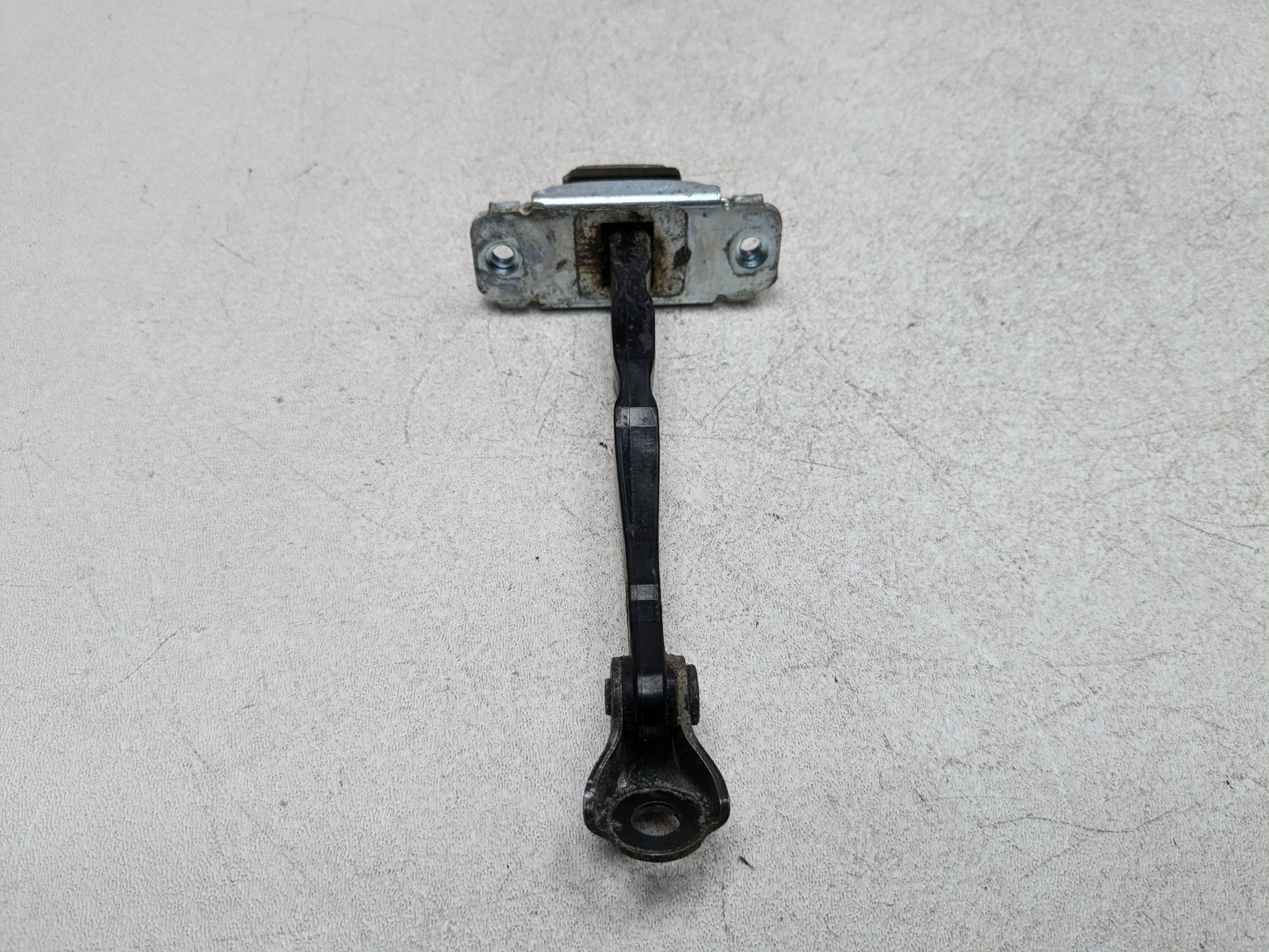 2011 - 2013 HYUNDAI SONATA OEM DOOR STOPPER CHECK STRAP FRONT LEFT DRIVER SIDE