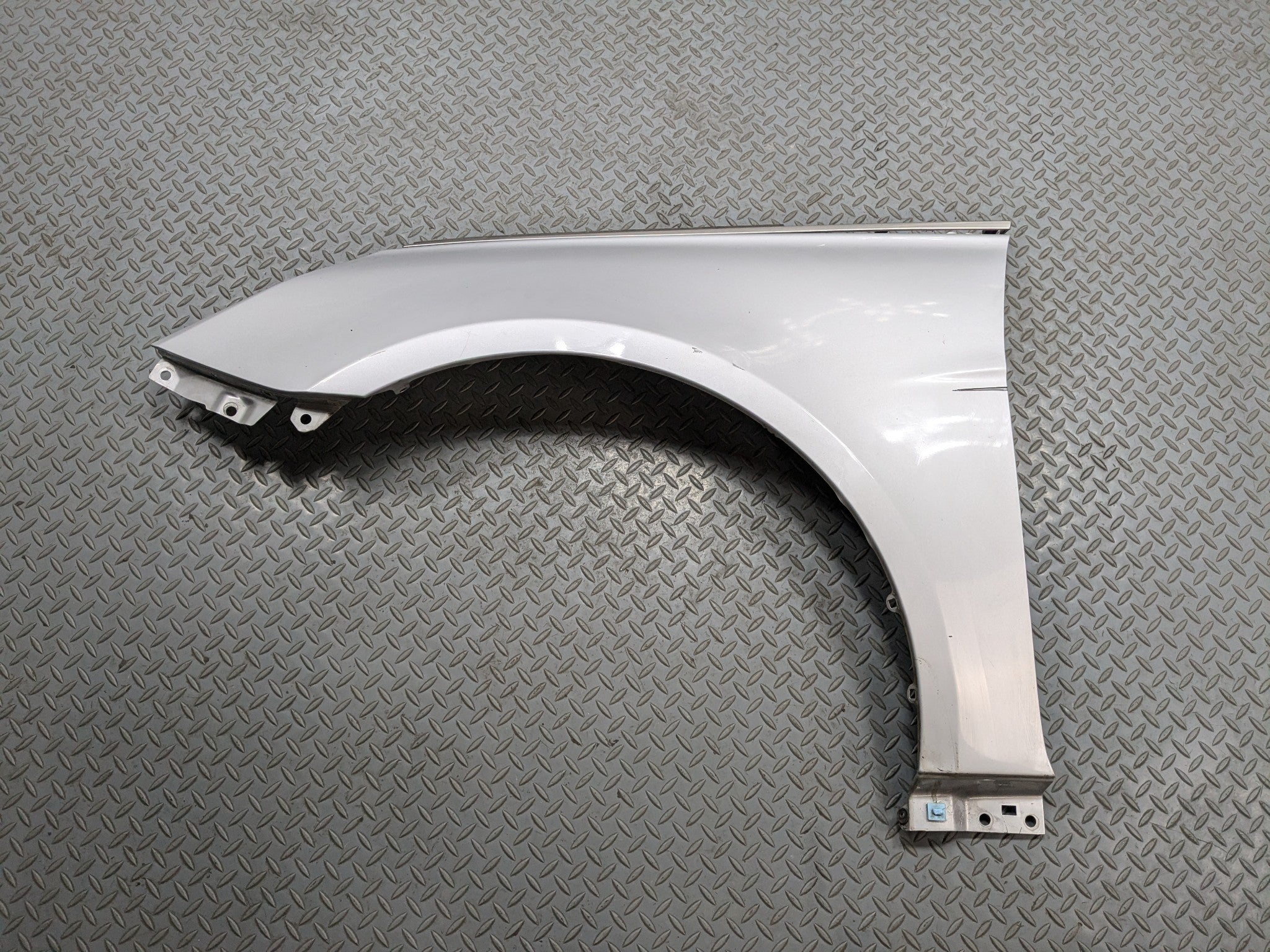 2011 - 2013 HYUNDAI SONATA OEM FENDER COVER PANEL RADIANT SILVER FRONT LEFT SIDE