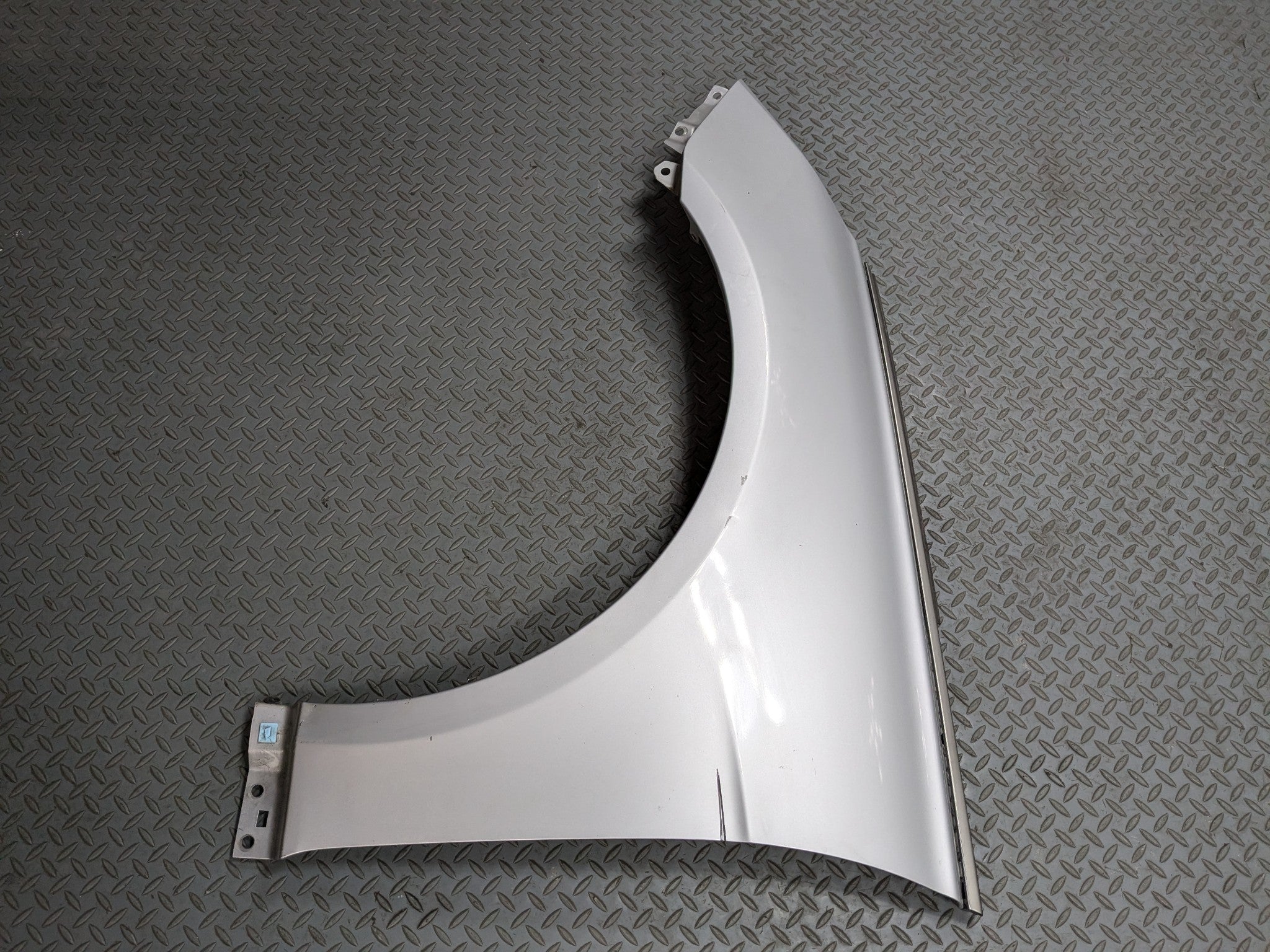 2011 - 2013 HYUNDAI SONATA OEM FENDER COVER PANEL RADIANT SILVER FRONT LEFT SIDE
