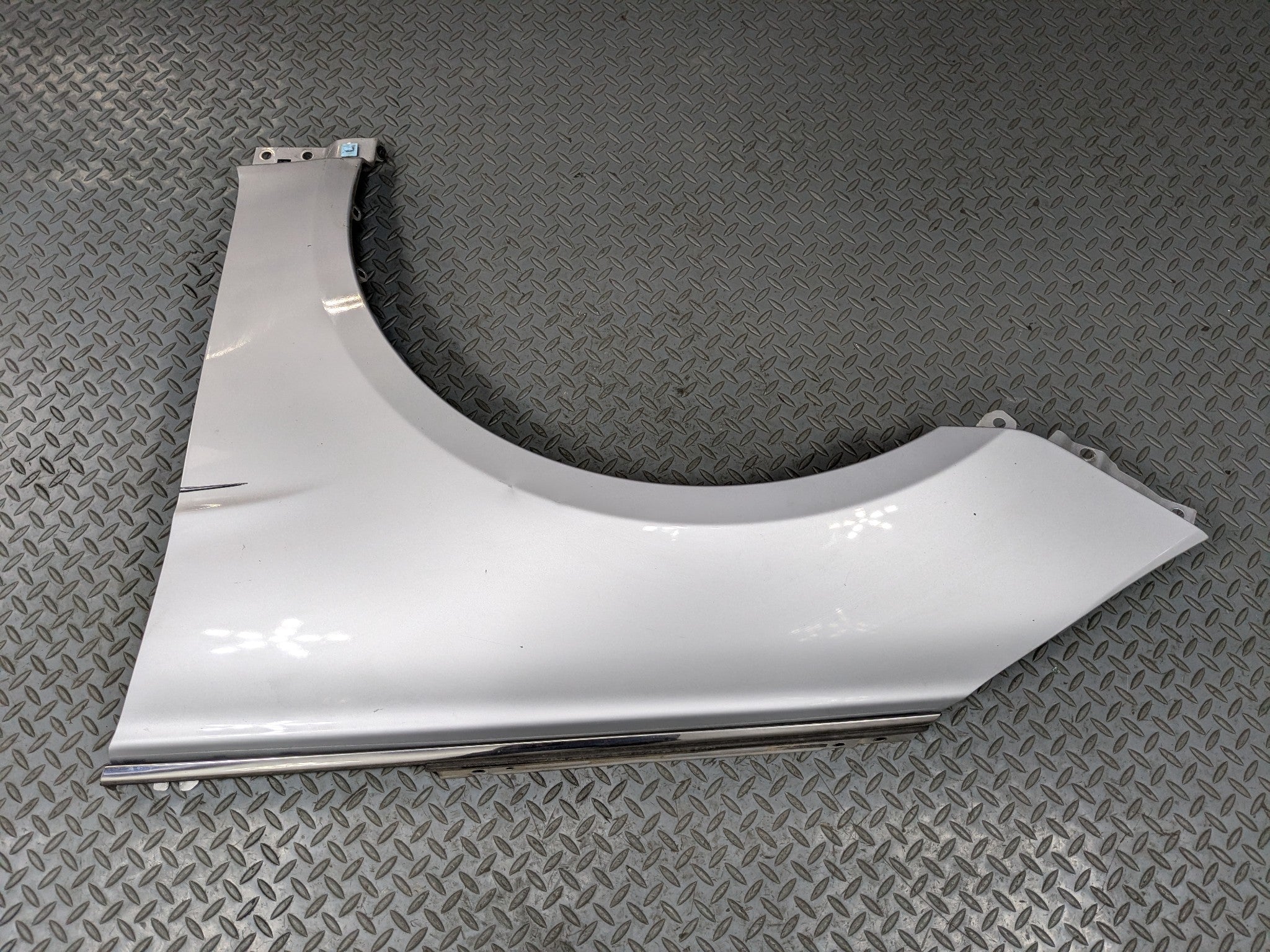 2011 - 2013 HYUNDAI SONATA OEM FENDER COVER PANEL RADIANT SILVER FRONT LEFT SIDE