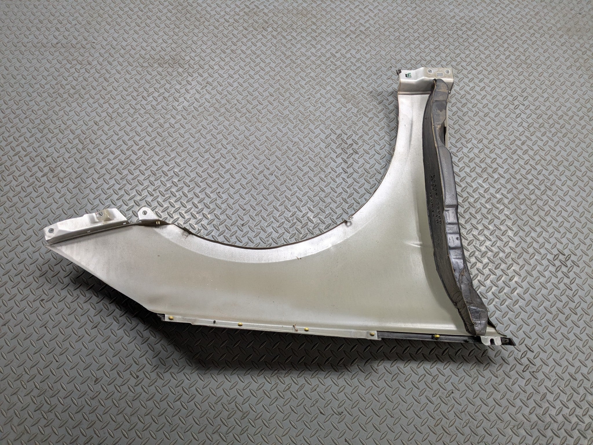 2011 - 2013 HYUNDAI SONATA OEM FENDER COVER PANEL RADIANT SILVER FRONT LEFT SIDE